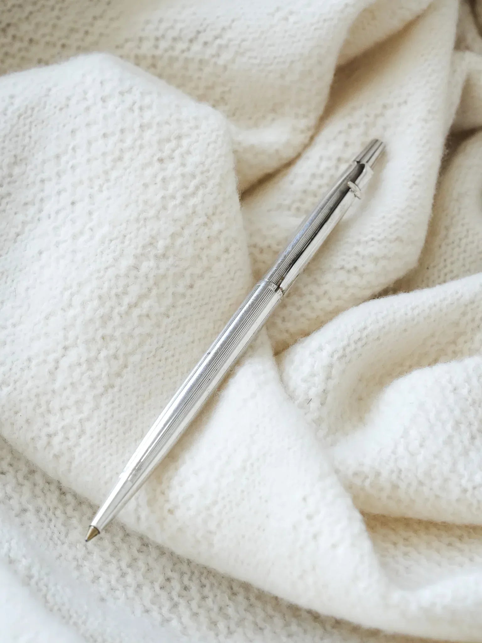 Caran d'ache - Stylo bille MADISON Luxe plaqué argent - 1990s - Atelier Victor - Vintage  Shop