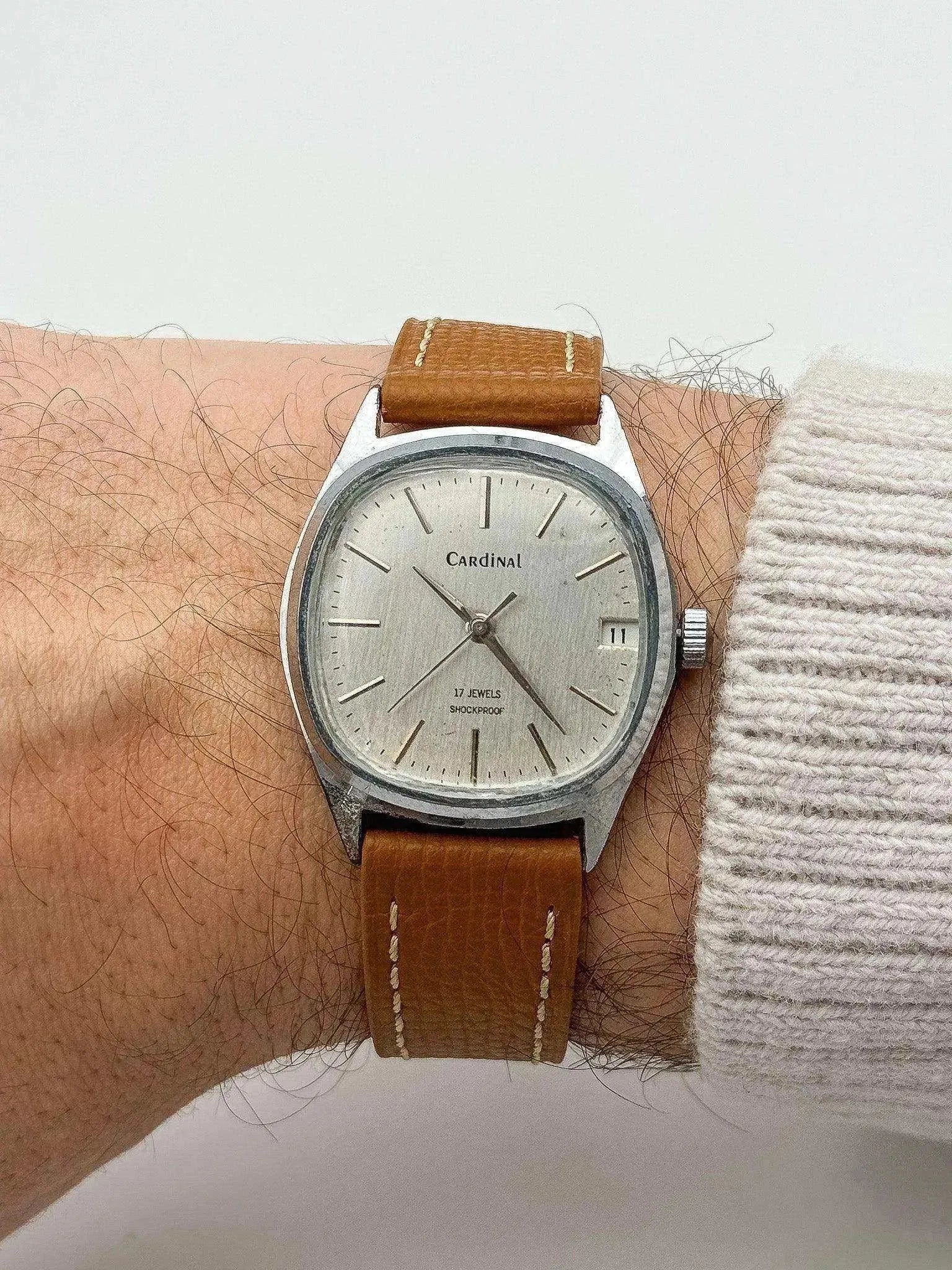 Cardinal - Patine / Date - 1970's - Atelier Victor Paris - Vintage Watch Shop Dubai