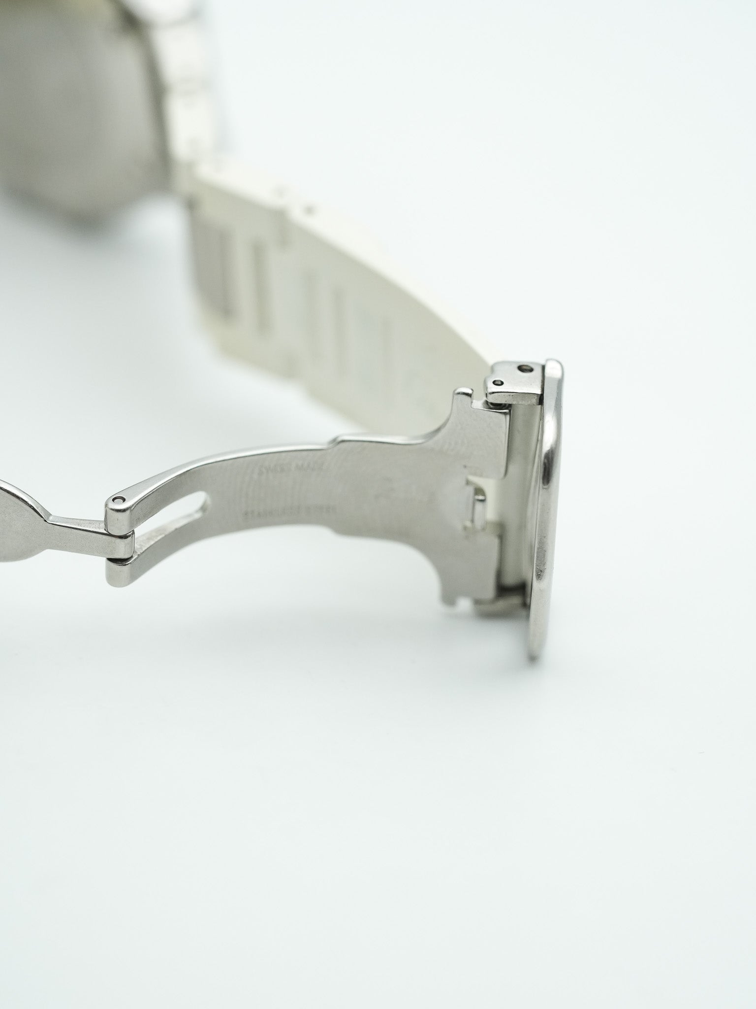 Cartier - Must Chronographe Blanc - 1990s - Atelier Victor Paris - Vintage Watch Shop Dubai