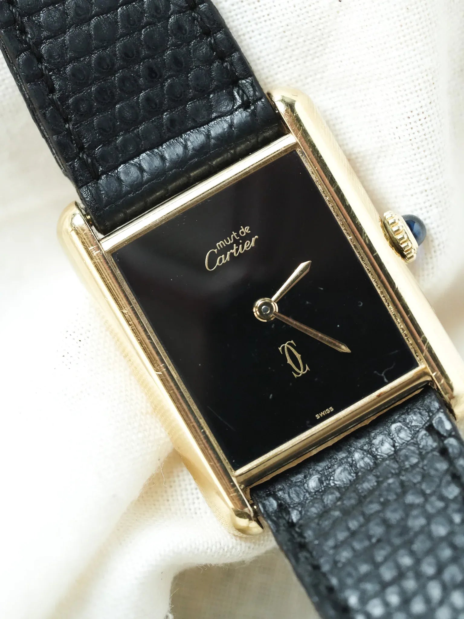 Cartier - Must de Cartier Tank 23x30 Vermeil Cadran Noir laqué - 1980s - Atelier Victor - Vintage  Shop