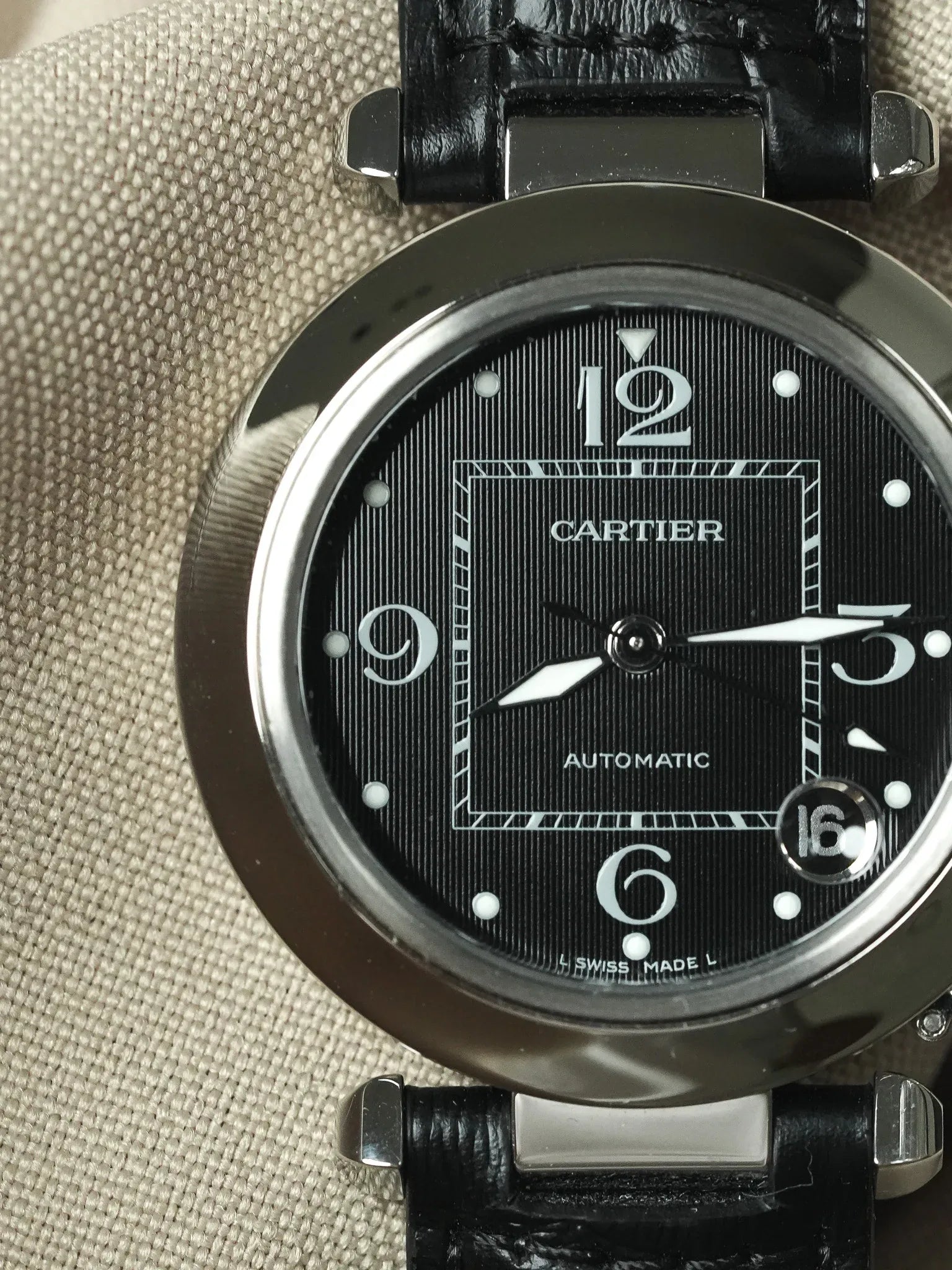 Cartier - Pasha 2324 Cuir Date Blanc Tapissé - Papier - 2003 - Atelier Victor