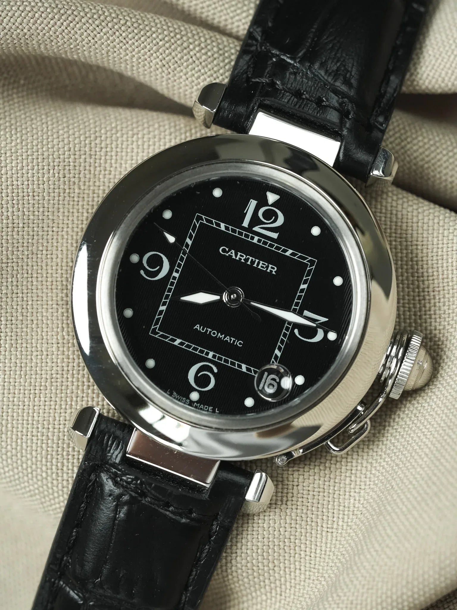 Cartier - Pasha 2324 Cuir Date Blanc Tapissé - Papier - 2003 - Atelier Victor