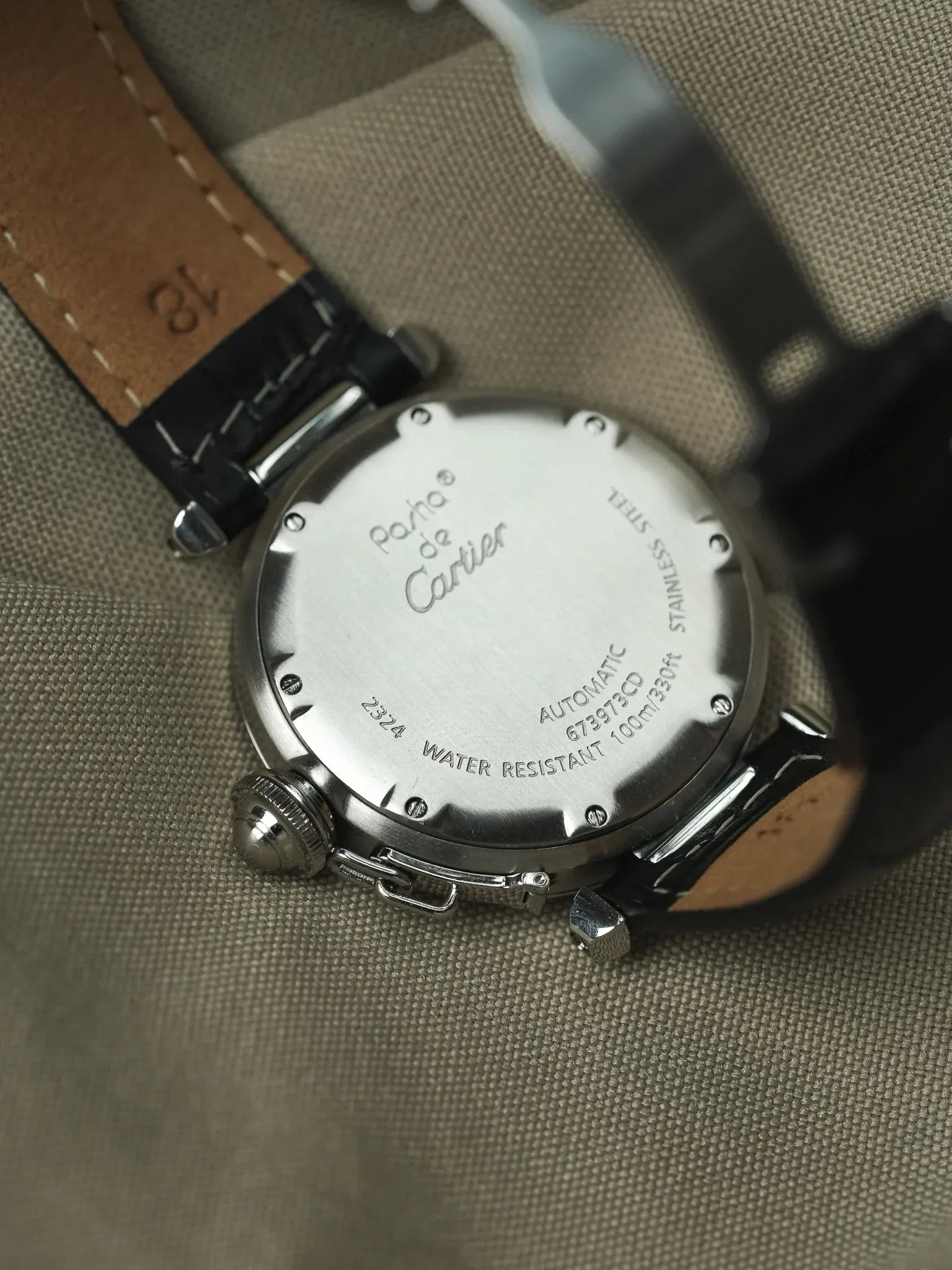 Cartier - Pasha 2324 Cuir Date Blanc Tapissé - Papier - 2003 - Atelier Victor