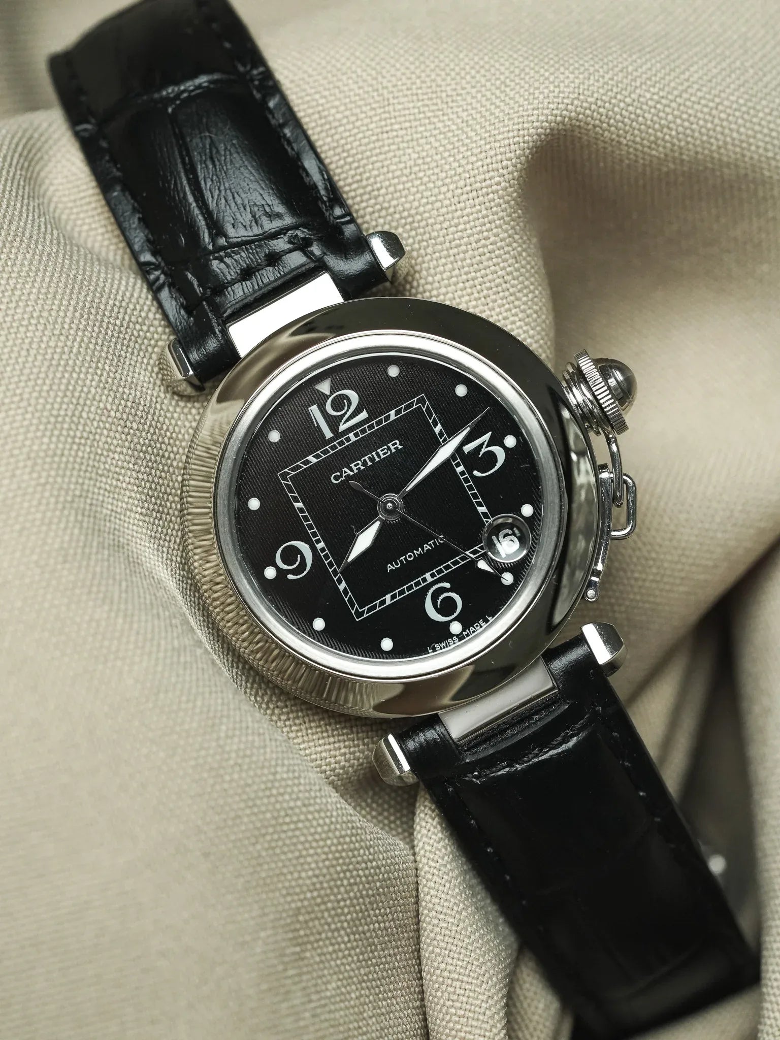 Cartier - Pasha 2324 Cuir Date Blanc Tapissé - Papier - 2003 - Atelier Victor