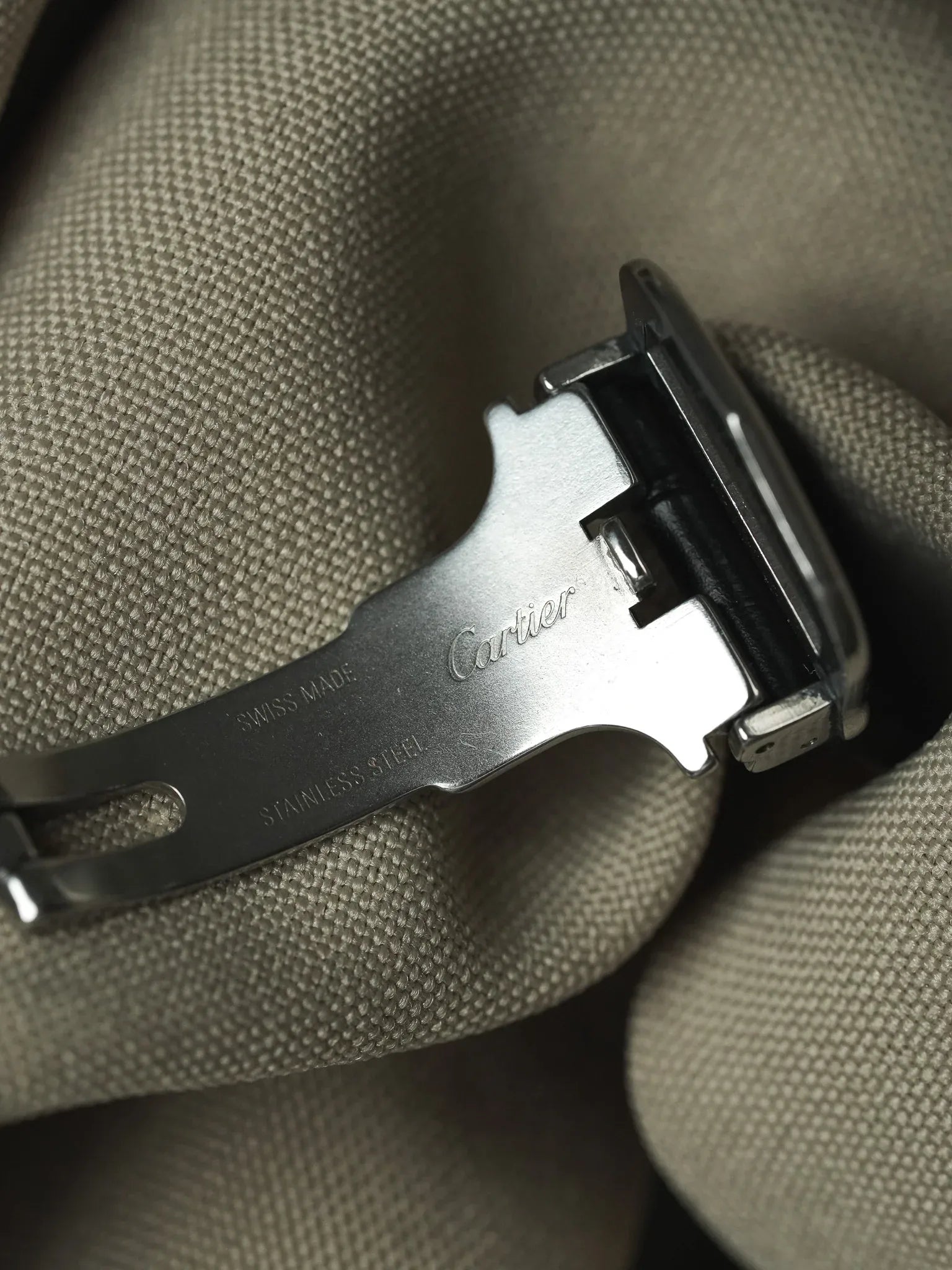 Cartier - Pasha 2324 Cuir Date Blanc Tapissé - Papier - 2003 - Atelier Victor