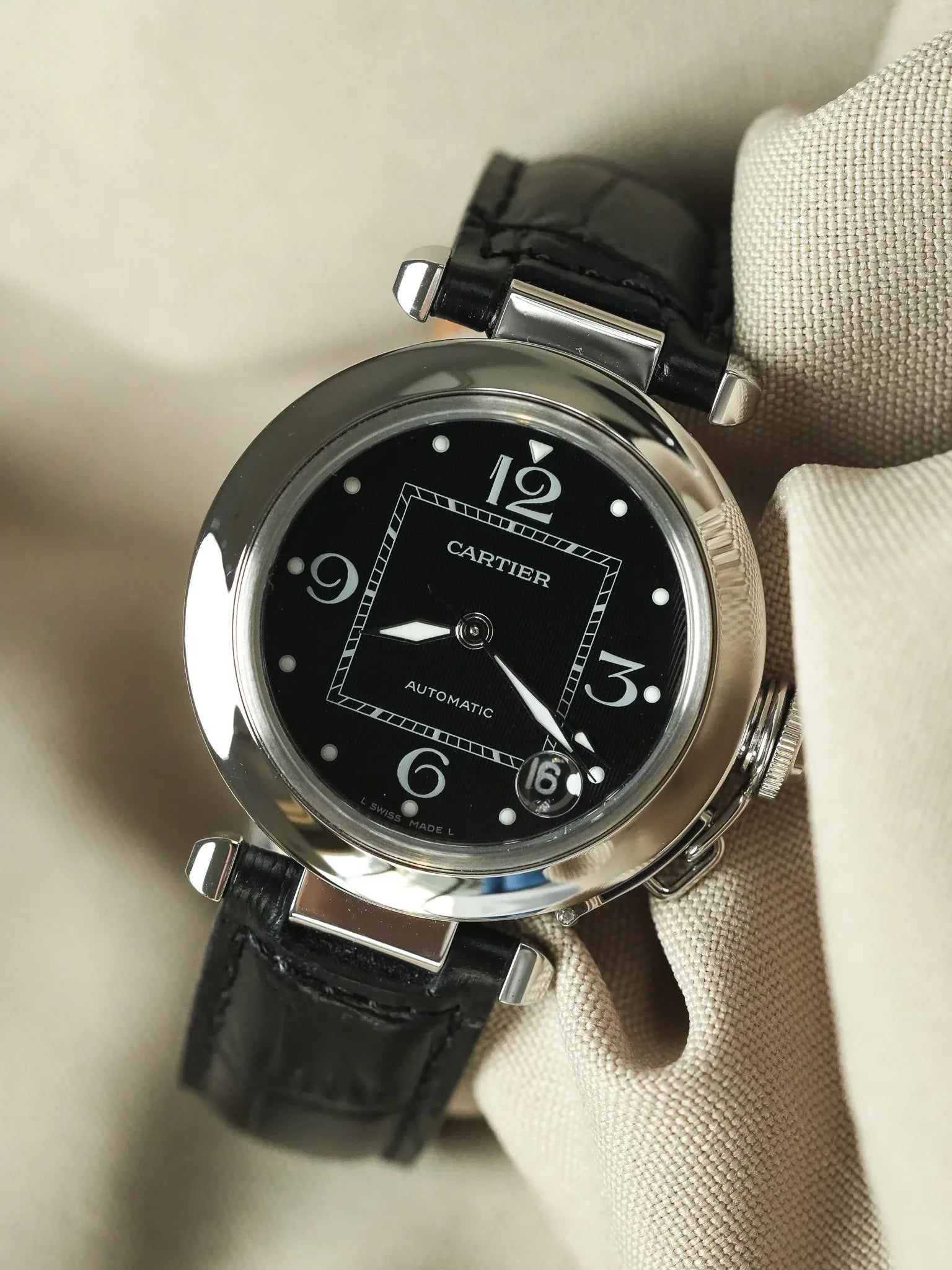 Cartier - Pasha 2324 Cuir Date Blanc Tapissé - Papier - 2003 - Atelier Victor