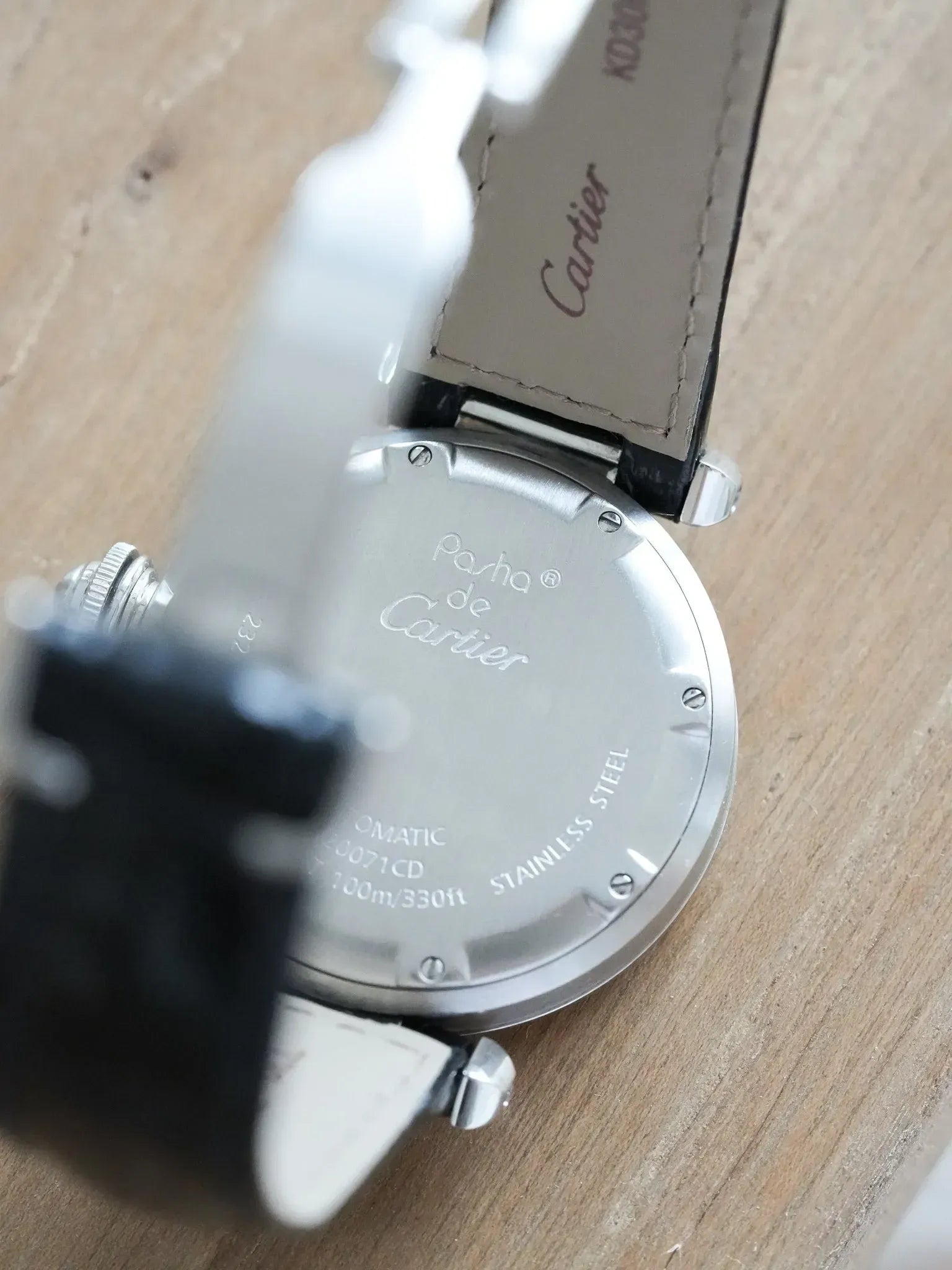 Cartier - Pasha 2324 Date Blanc Tapissé Cuir - 2000s - Atelier Victor