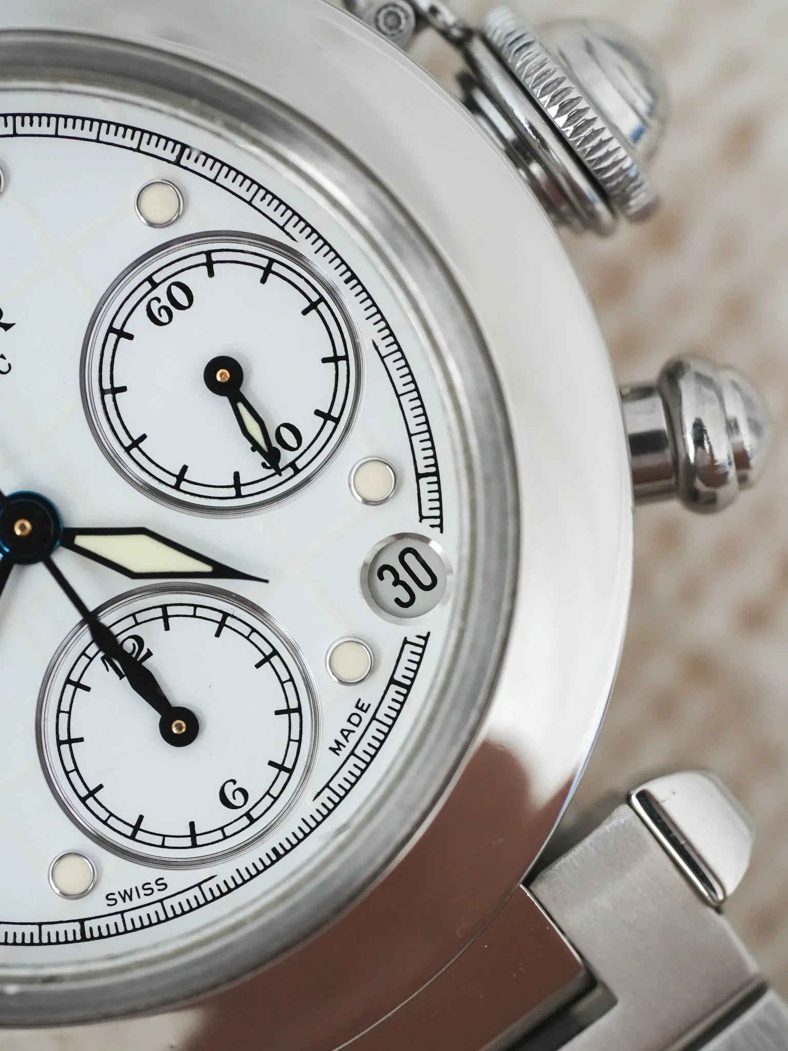 Cartier - Pasha Chronographe Blanc Quadrillé - 2000s - Atelier Victor Paris - Vintage Watch Shop Dubai