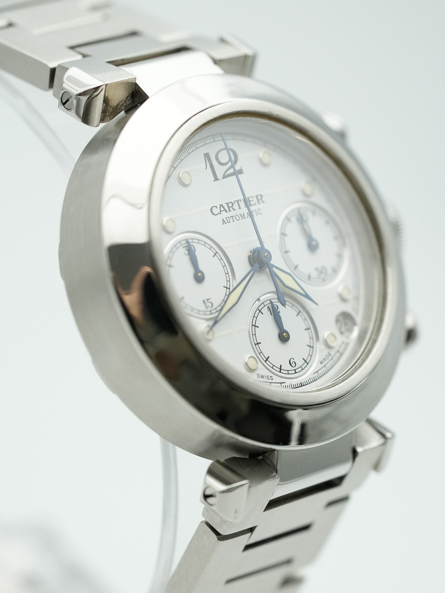 Cartier - Pasha Chronographe Blanc Quadrillé - 2000s - Atelier Victor Paris - Vintage Watch Shop Dubai
