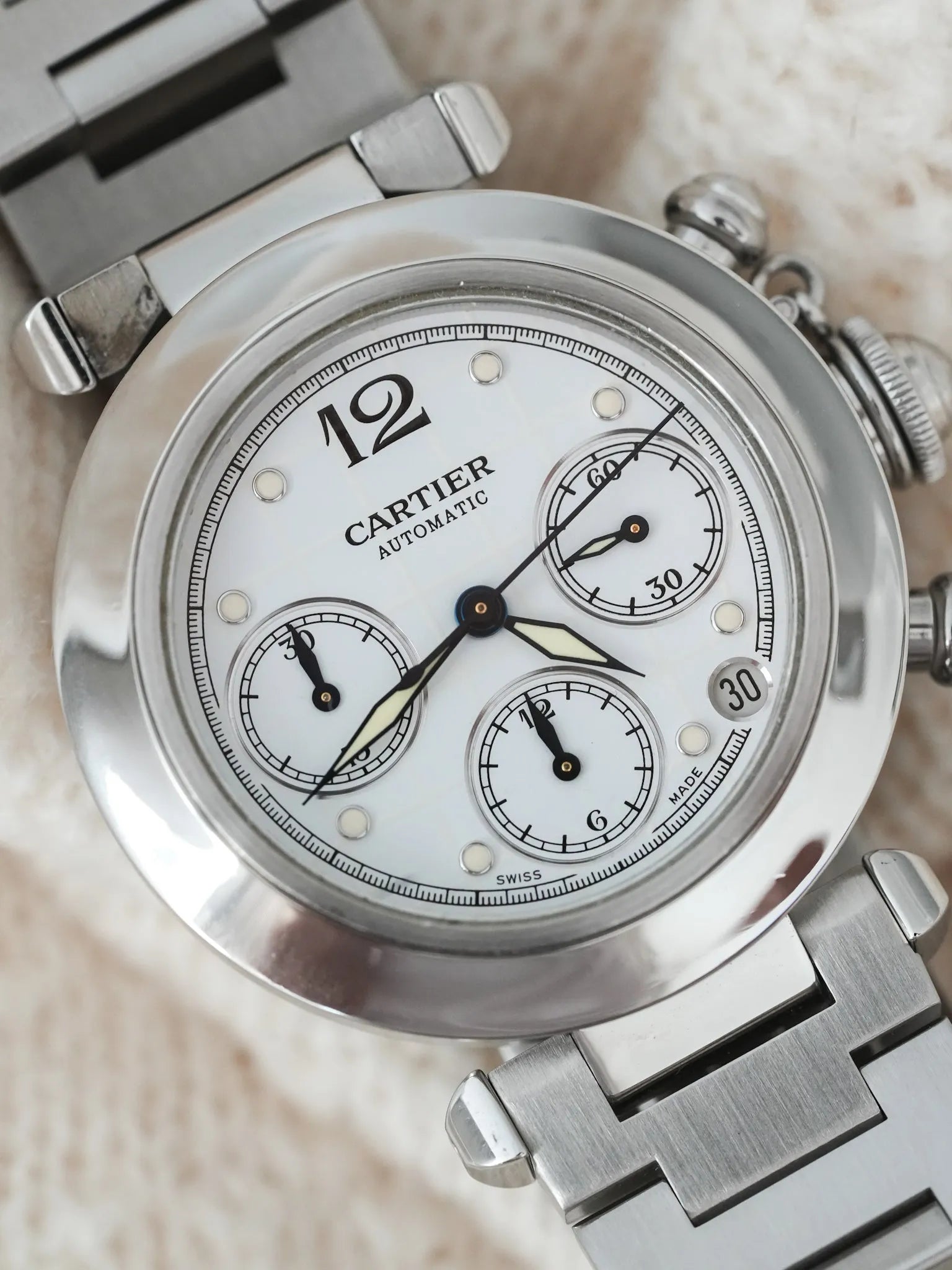Cartier - Pasha Chronographe Blanc Quadrillé - 2000s - Atelier Victor Paris - Vintage Watch Shop Dubai