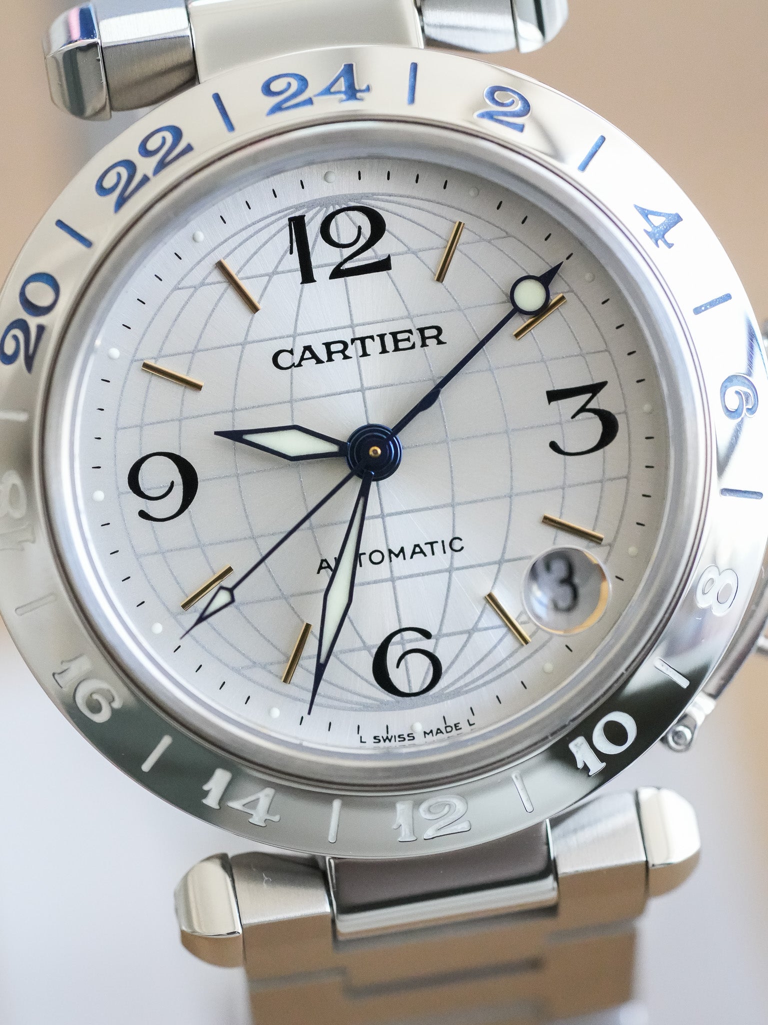Cartier - Pasha GMT 35mm Cadran Argent - 2000s - Atelier Victor Paris - Vintage Watch Shop Dubai