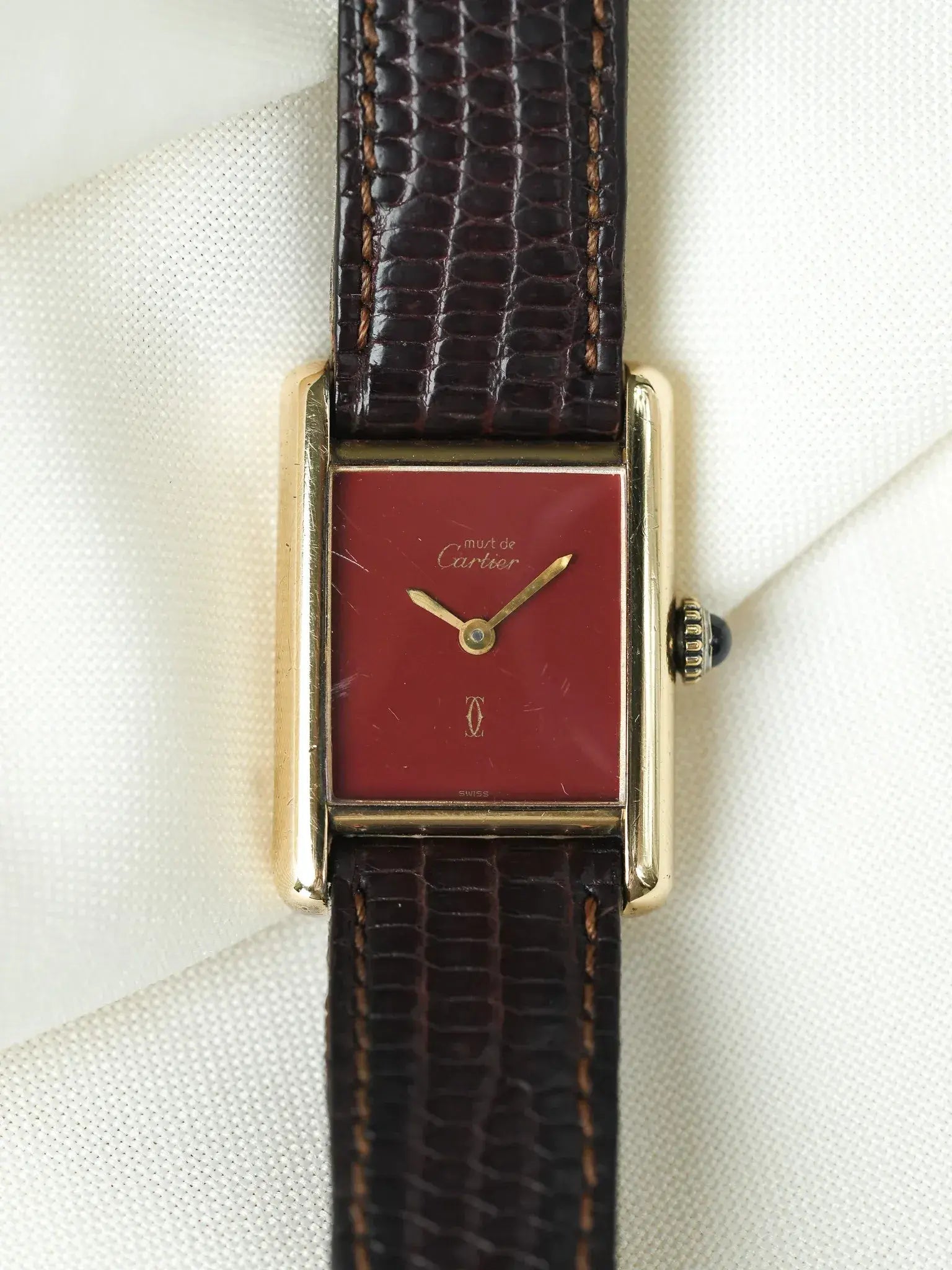 Montre Cartier Tank Must SM Vermeil (Années 1980) – Cadran Rouge & Mécanique