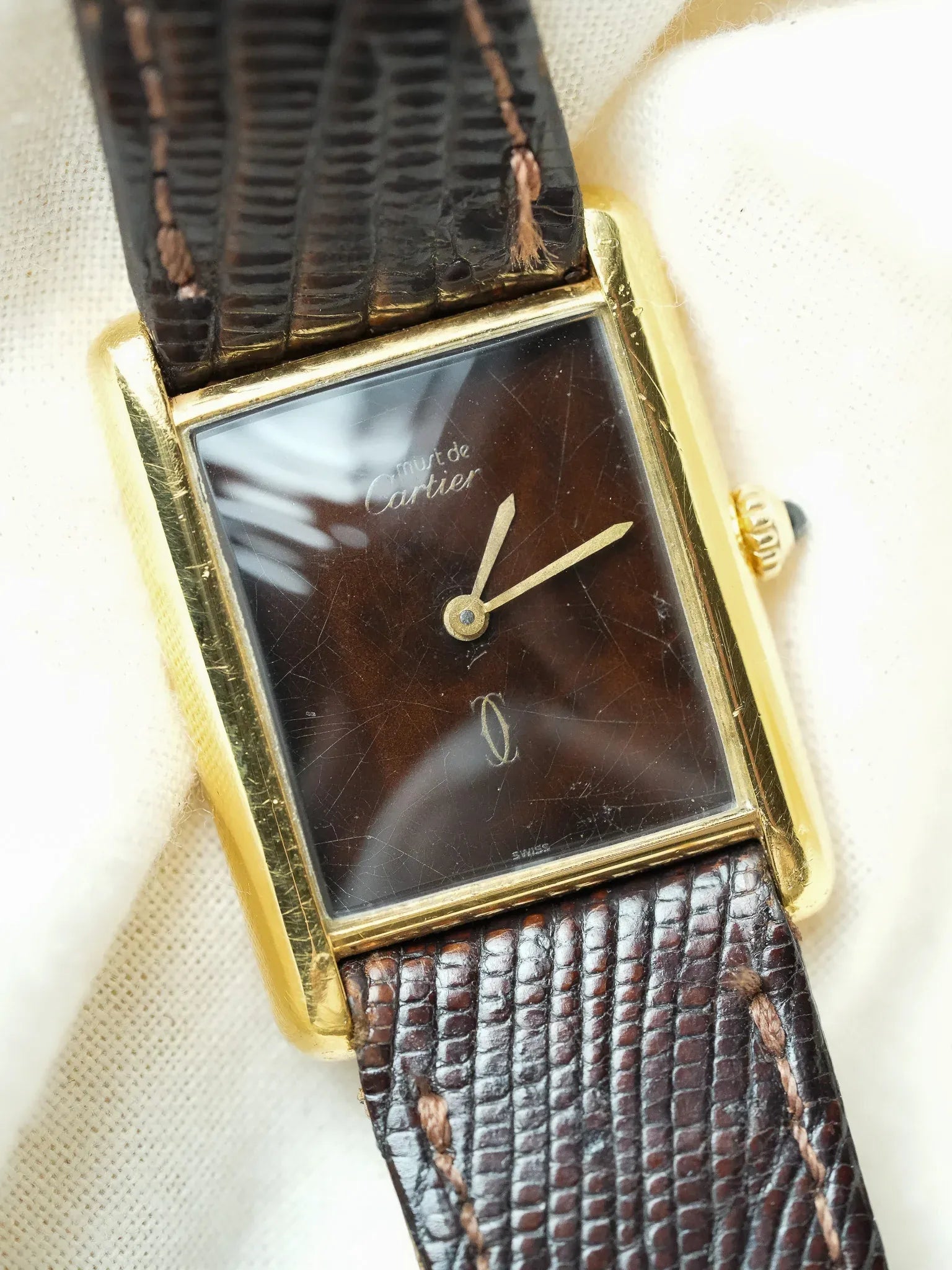 Cartier - Tank Must Vermeil Cadran "Boisé" Spider Medium - 1980s - Atelier Victor - Vintage  Shop