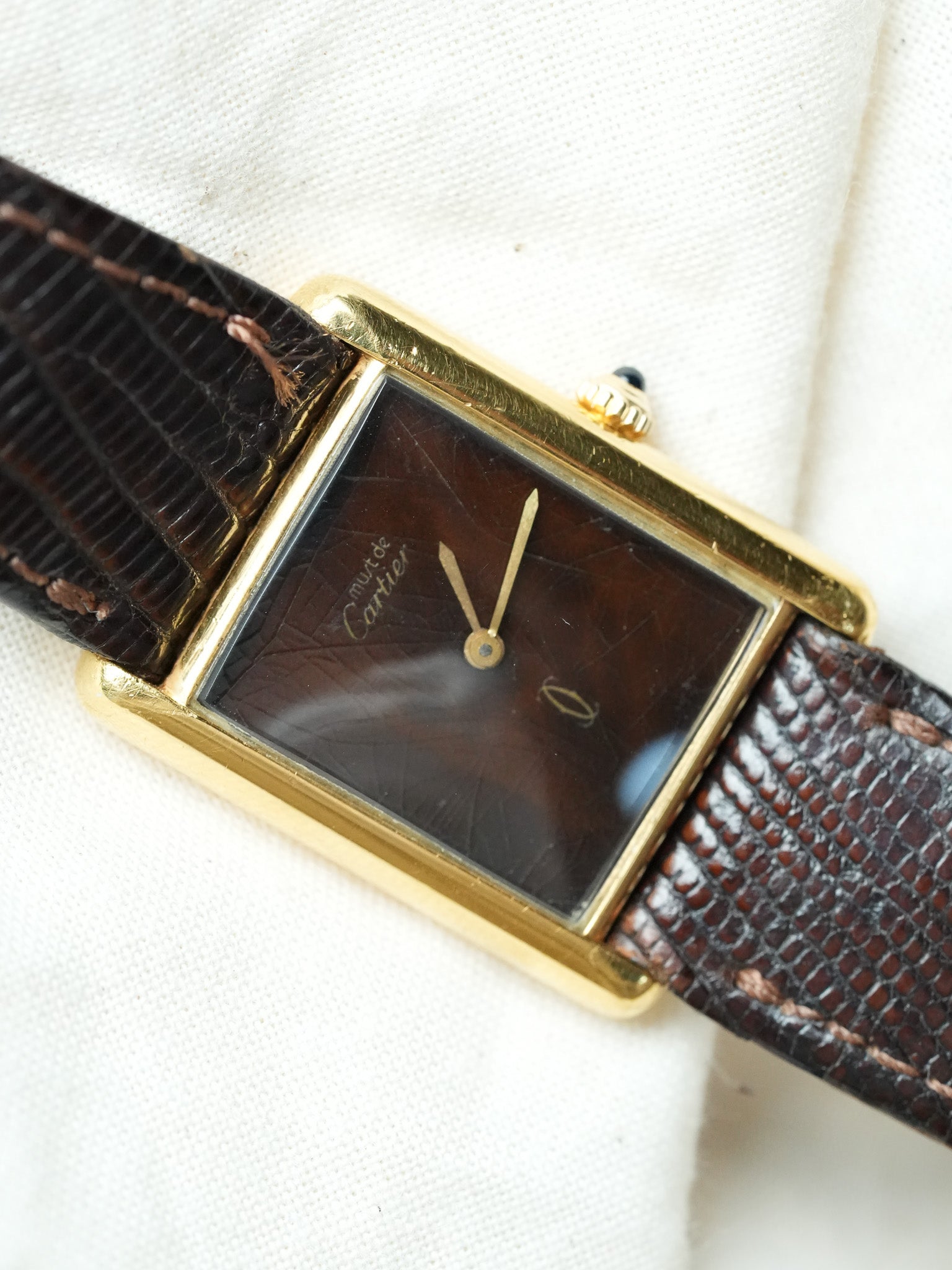 Cartier - Tank Must Vermeil Cadran "Boisé" Spider Medium - 1980s - Atelier Victor - Vintage  Shop