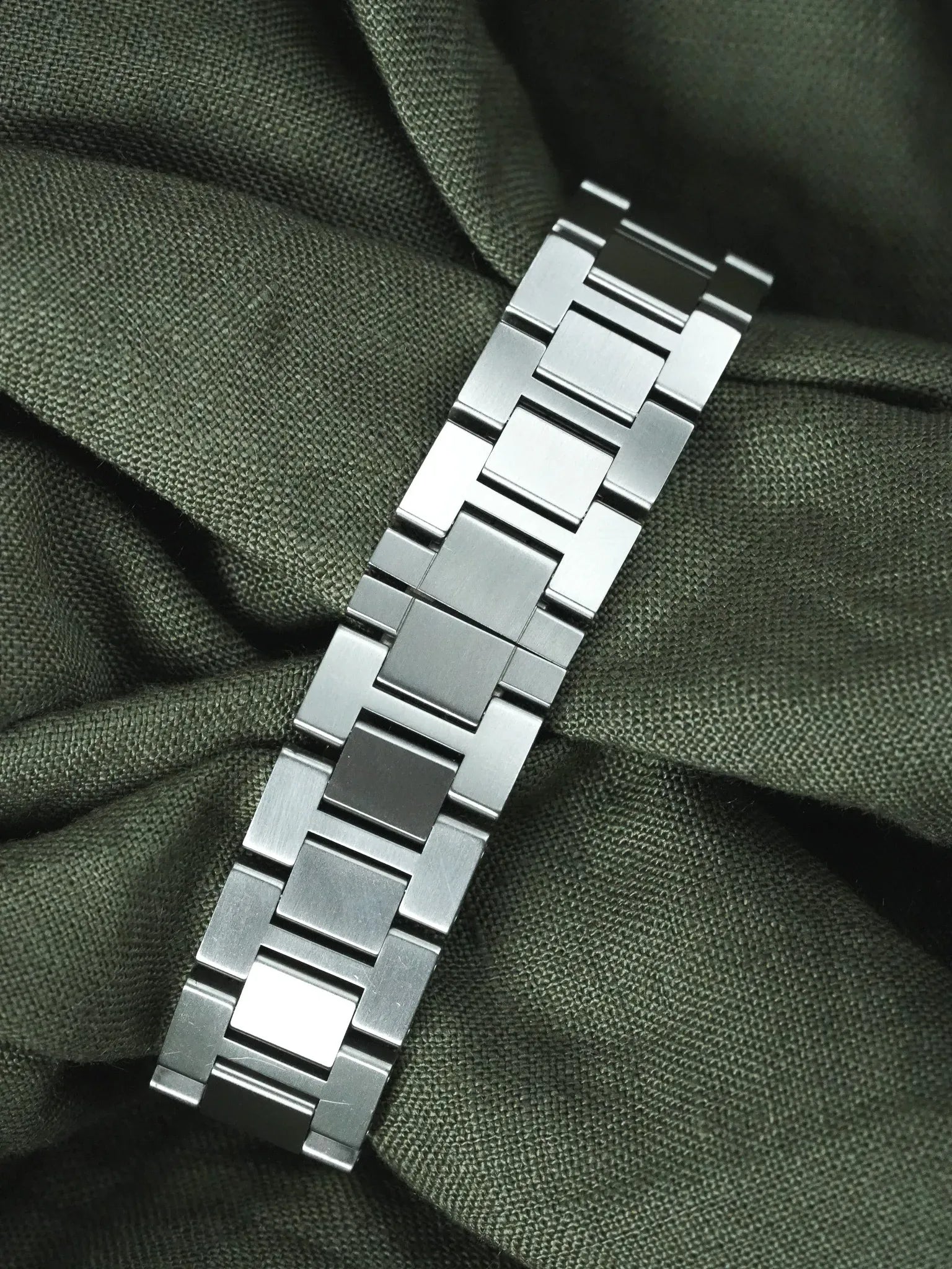 Cartier - Tank Solo Medium ref: 3170 Steel Bracelet Silver Dial - 2000s 