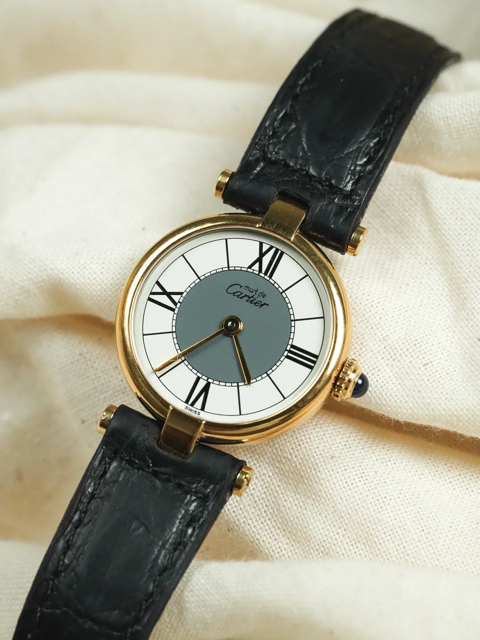 Cartier - Vendôme 590004 Must Vermeil Cadran Blanc Gris Boucle déployante - 1990s - Atelier Victor - Vintage  Shop