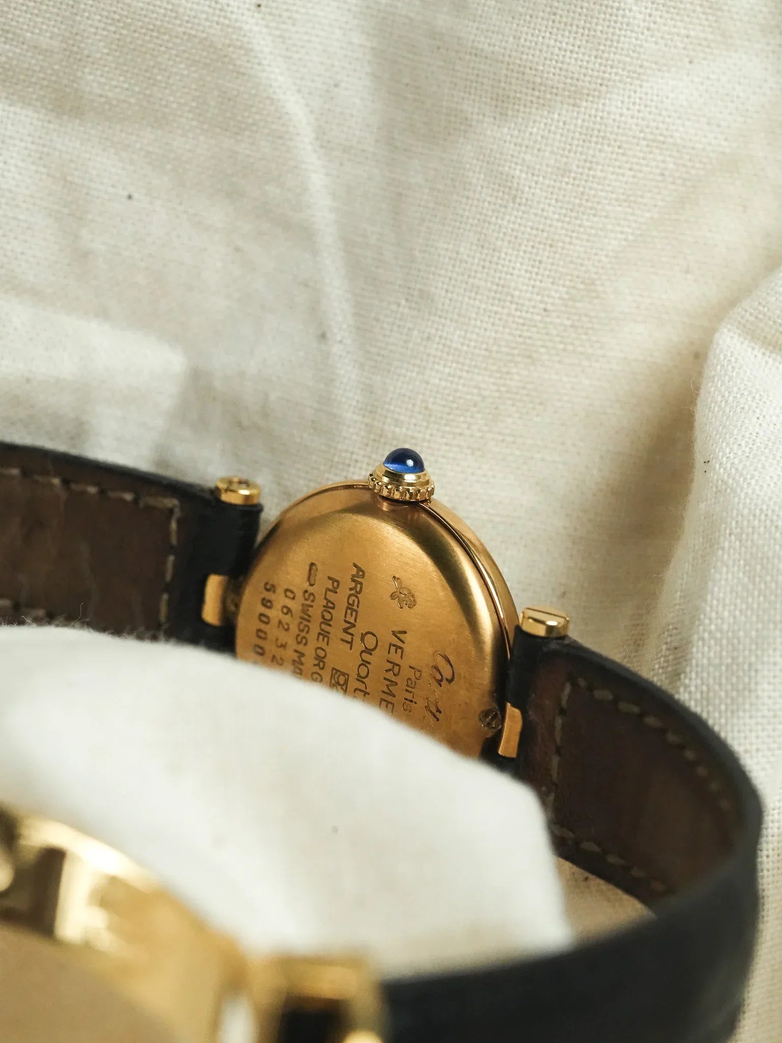 Cartier - Vendôme 590004 Must Vermeil Cadran Blanc Gris Boucle déployante - 1990s - Atelier Victor - Vintage  Shop