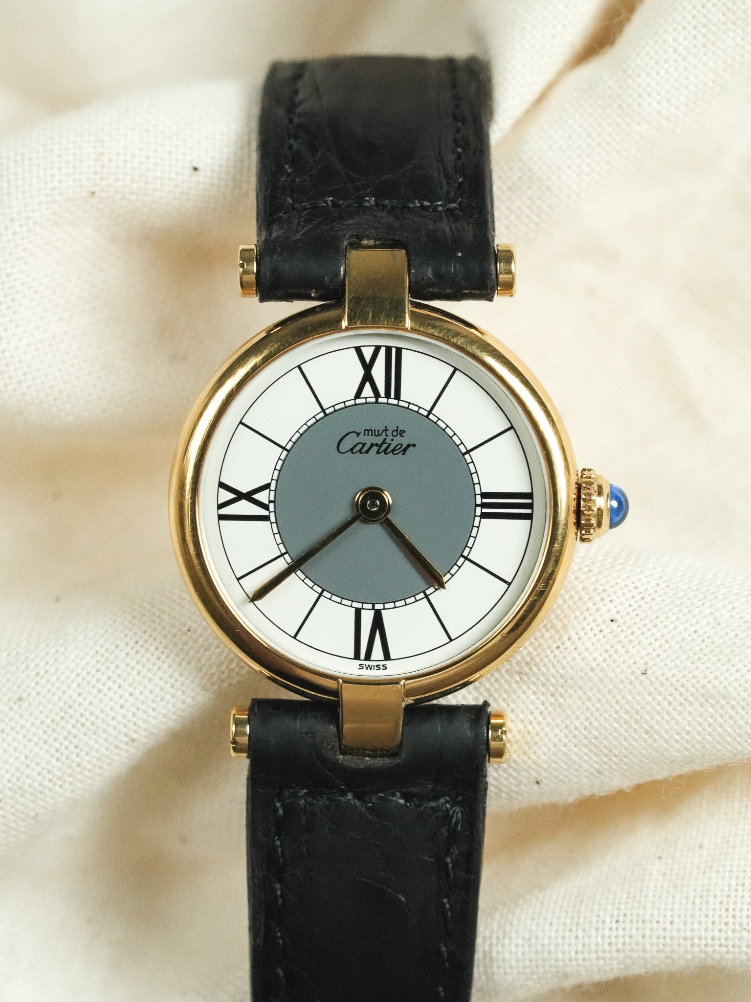 Cartier - Vendôme 590004 Must Vermeil Cadran Blanc Gris Boucle déployante - 1990s - Atelier Victor - Vintage  Shop