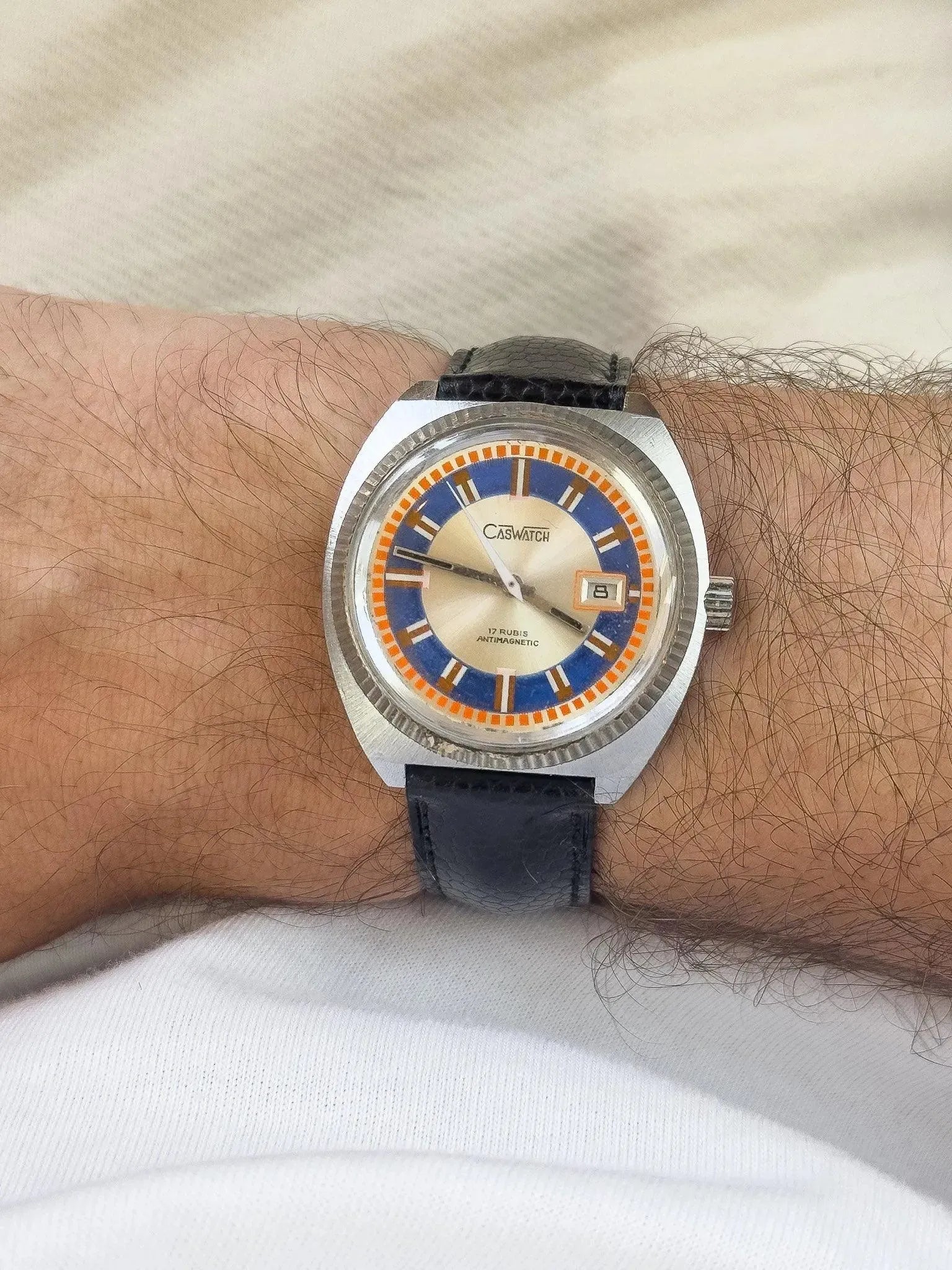 CasWatch - Acier Date Cadran bleu & Orange - 1970s - Atelier Victor - Vintage  Shop