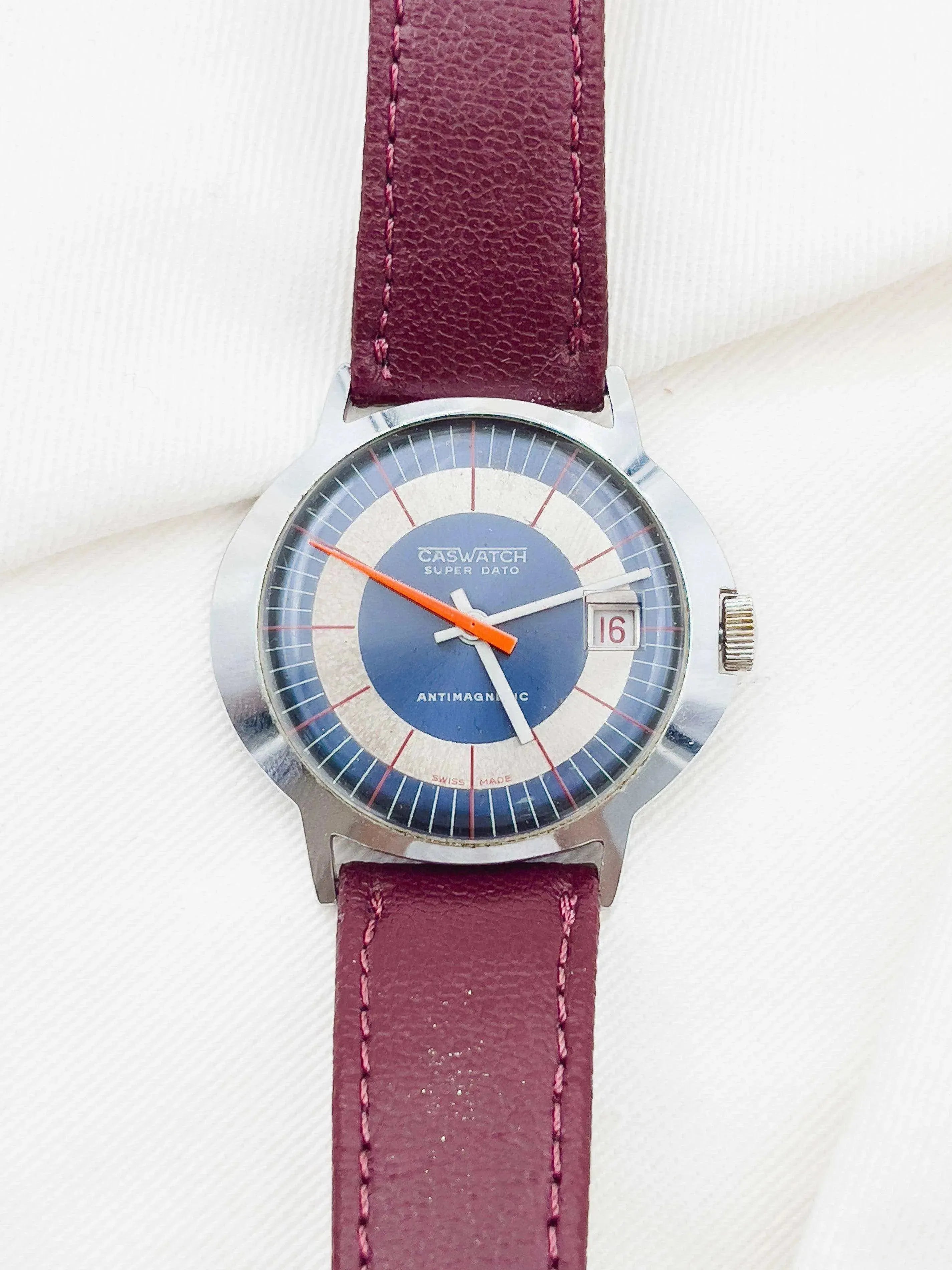 CasWatch - Super Dato Bordeaux - 1970s - Atelier Victor - Vintage Watch Shop
