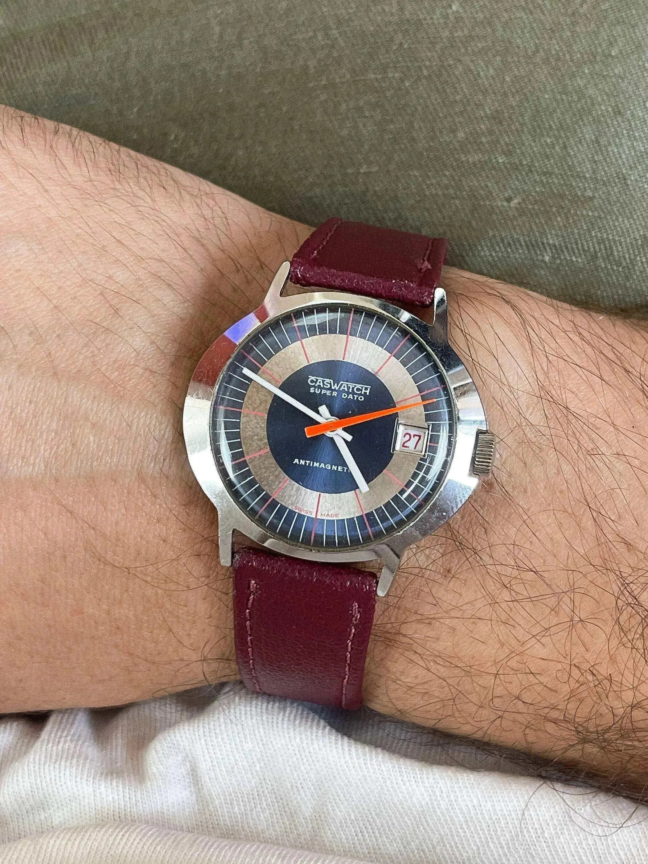 CasWatch - Super Dato Bordeaux - 1970s - Atelier Victor - Vintage Watch Shop