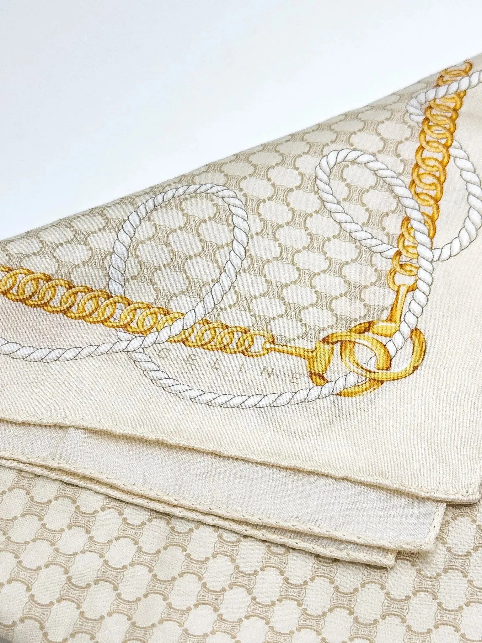 Celine - Bandana Twill de Soie Blanc - Atelier Victor - Vintage  Shop