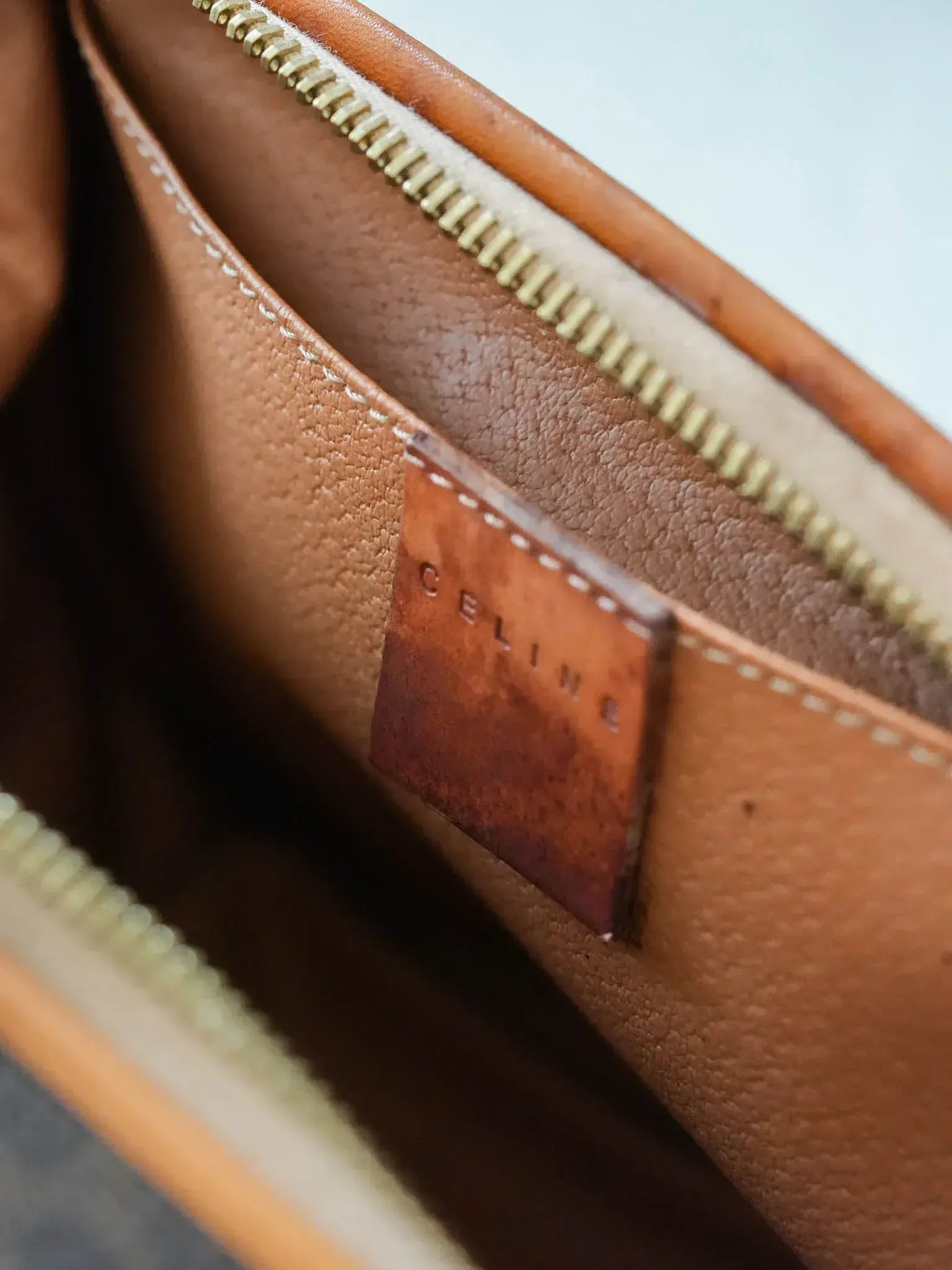 CELINE レザーポーチ ダークブラウン CELINE（セリーヌ） 【未使用保管品】CELINE ポーチ コスメティック