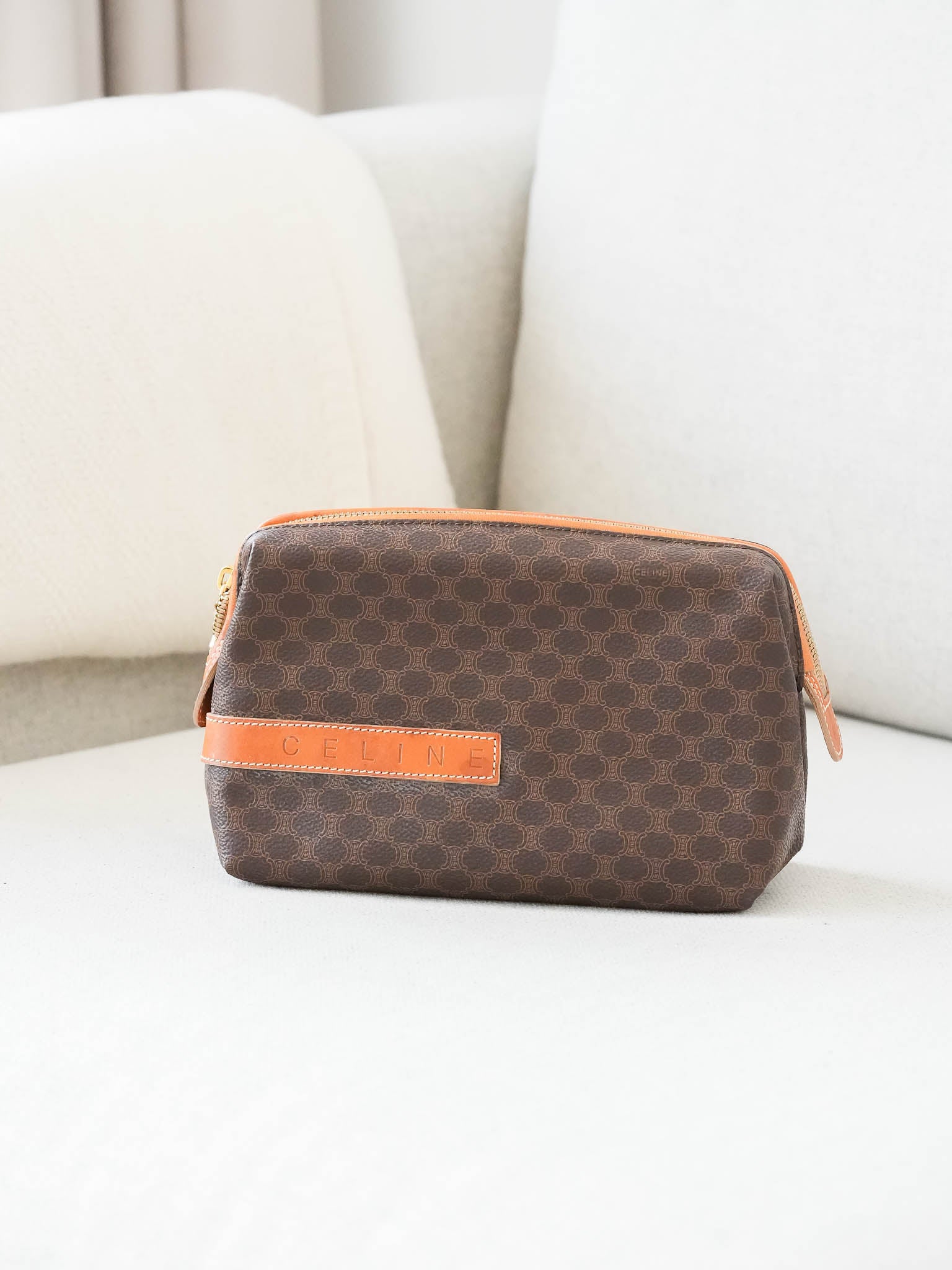 Celine - Pochette Logo Cuir Horizontale - Atelier Victor Paris - Vintage Watch Shop Dubai