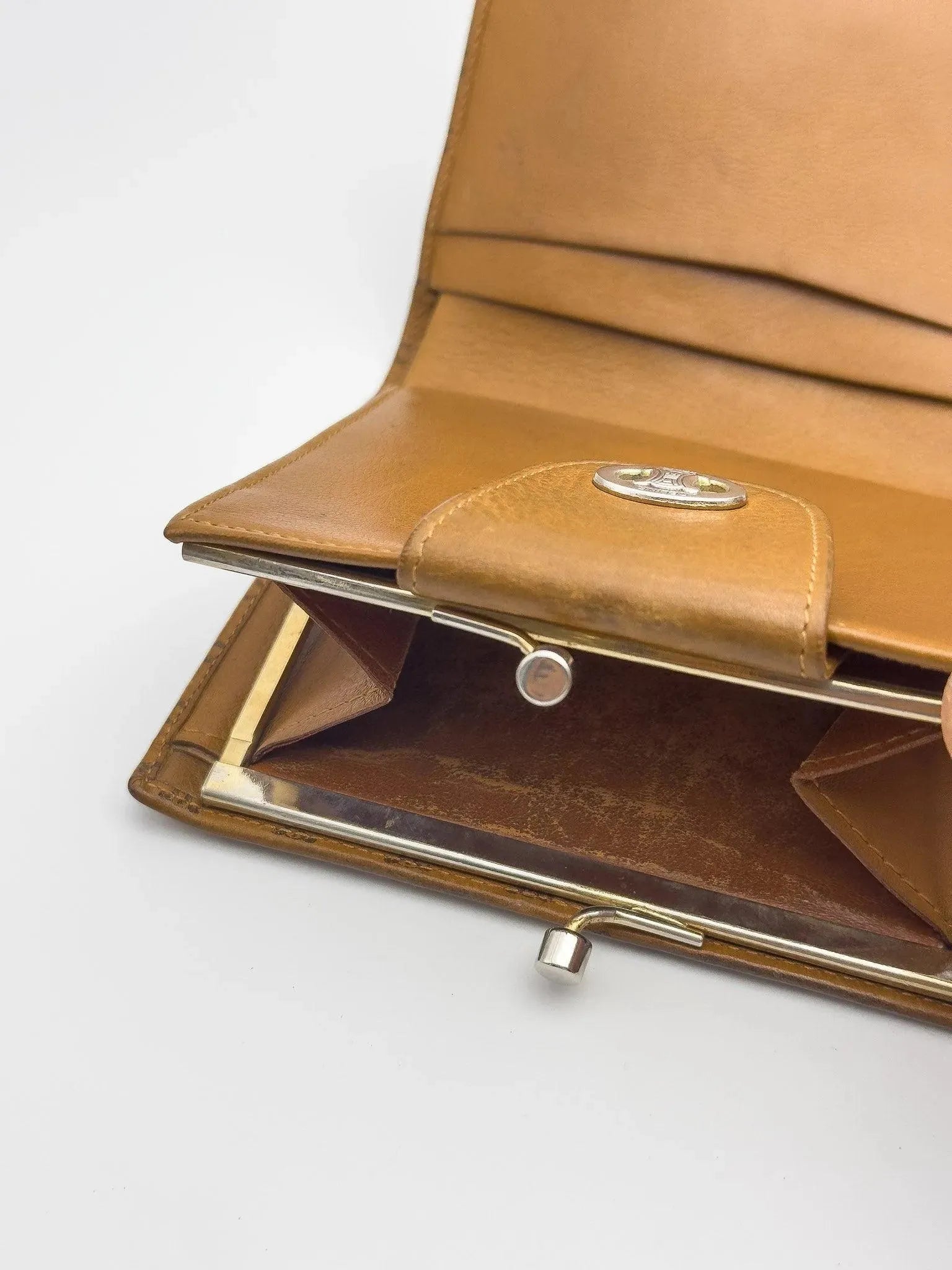 Celine - Portefeuille cuir triomphe cognac - Atelier Victor Paris - Vintage Watch Shop Dubai