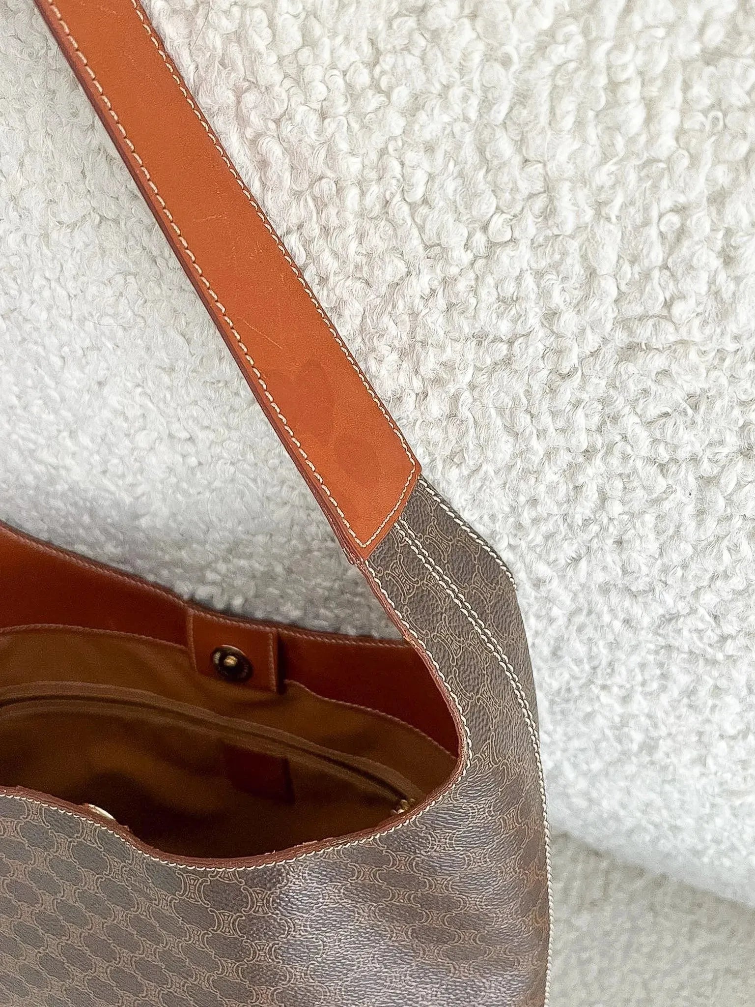 Celine - Sac à main Cabas en Toile Triomphe - Atelier Victor Paris - Vintage Watch Shop Dubai