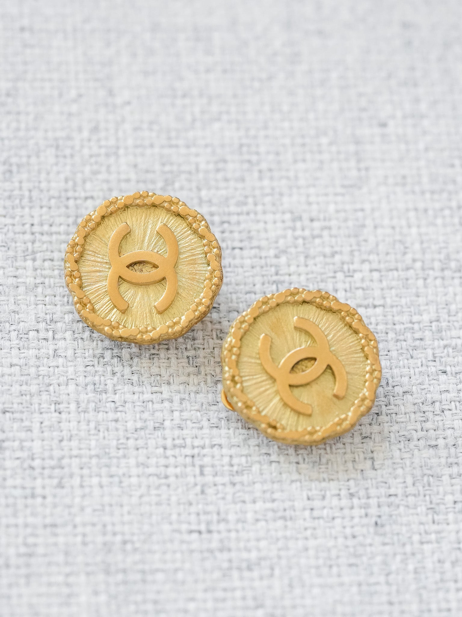 Chanel - Boucles d'oreilles Large CC - Atelier Victor - Vintage Watch Shop