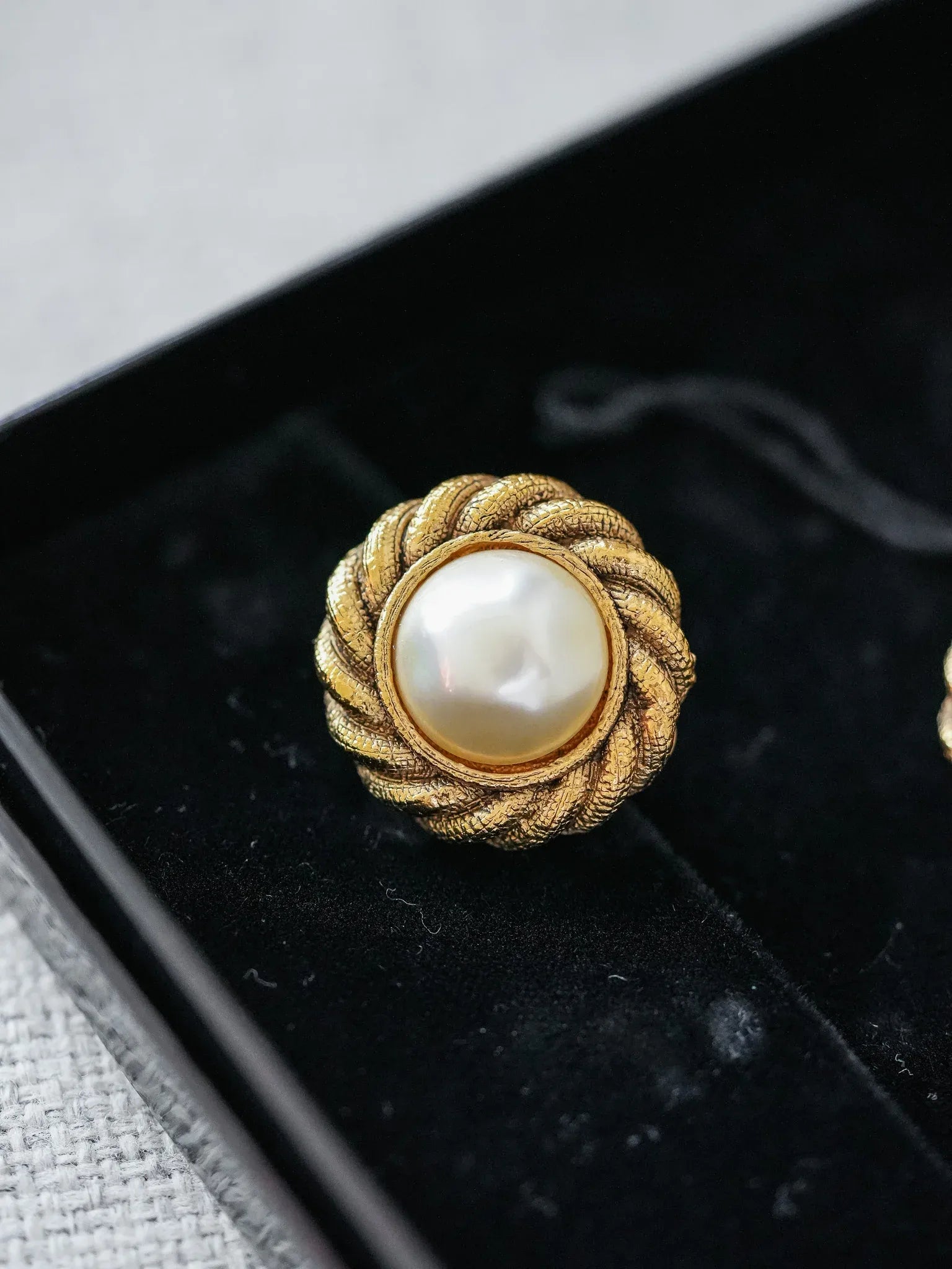 Chanel - Boucles d'oreilles vintage perle 1980 - Atelier Victor