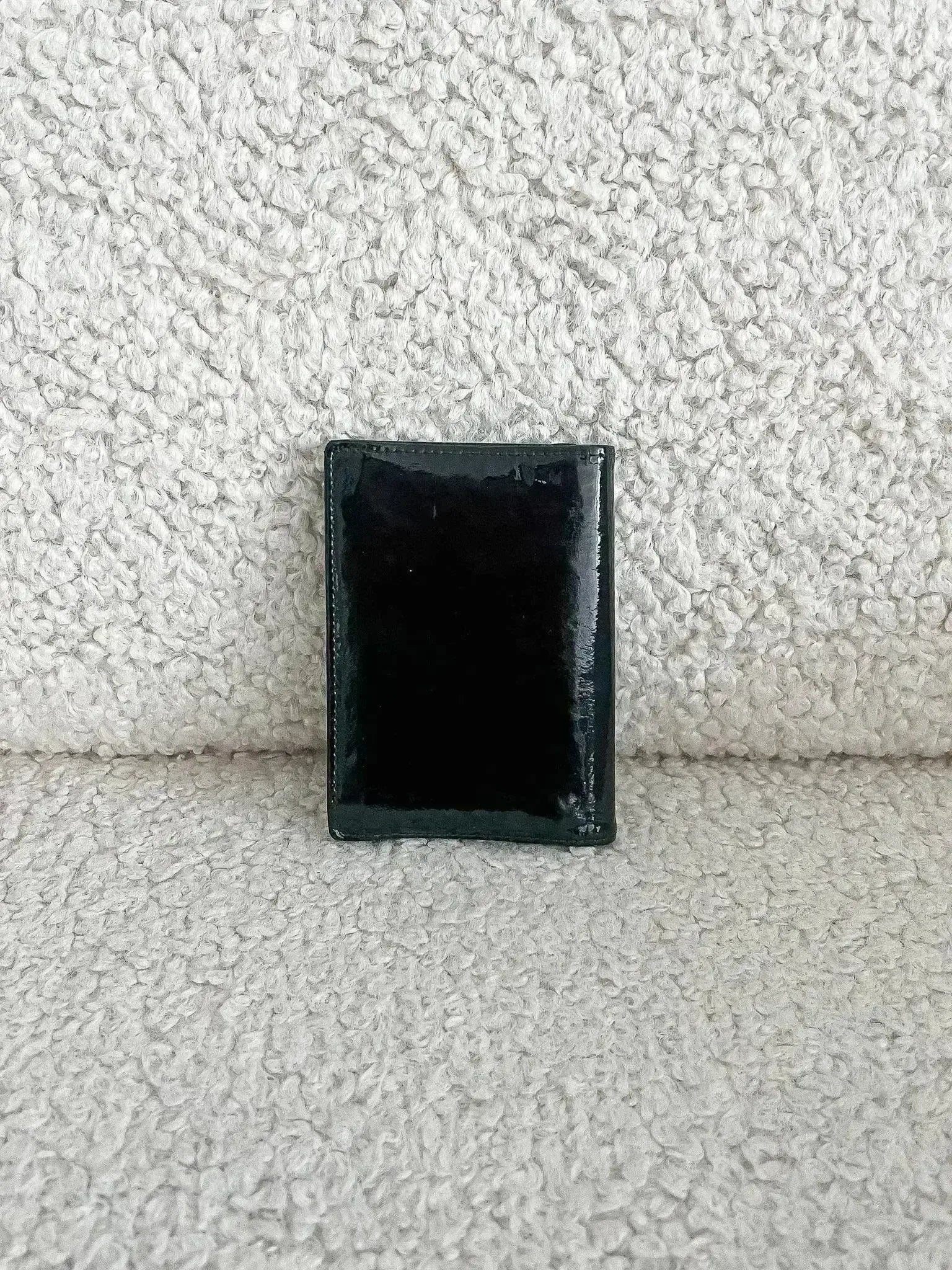 Chanel - Black patent leather cardholder