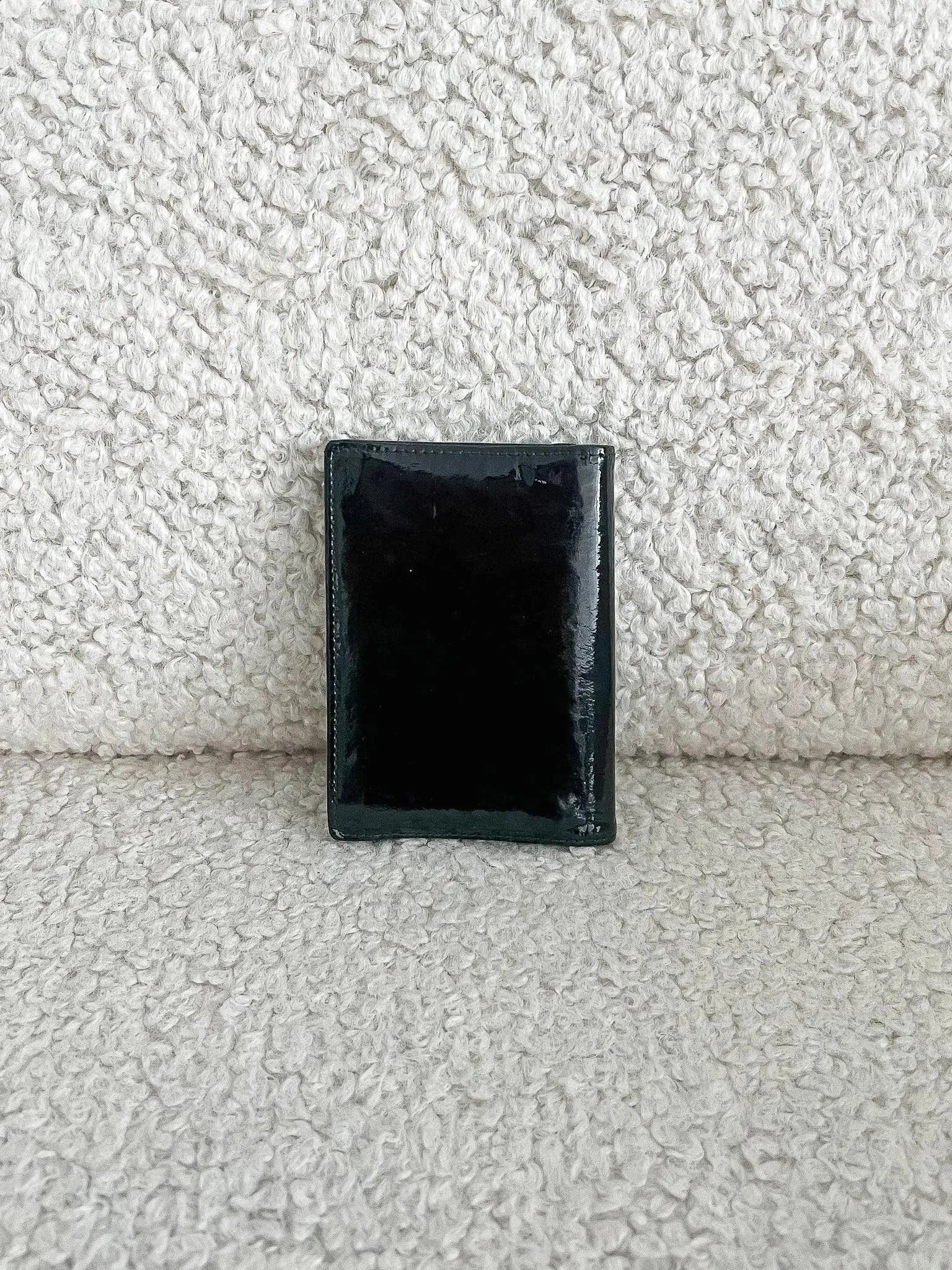 Chanel - Porte-cartes Cuir Verni Noir - Atelier Victor - Vintage  Shop