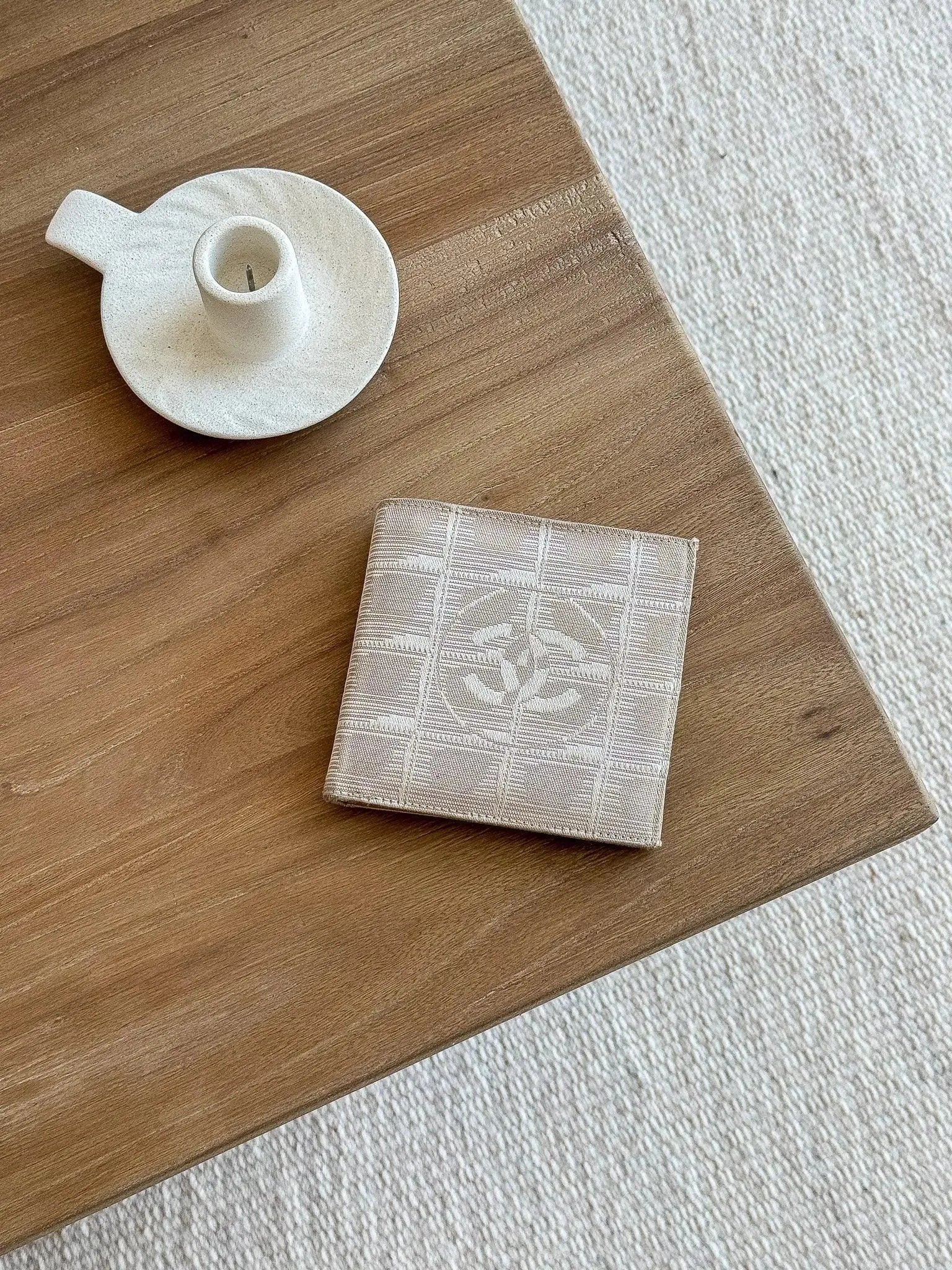 Chanel - Portefeuille en toile beige - Atelier Victor - Vintage  Shop