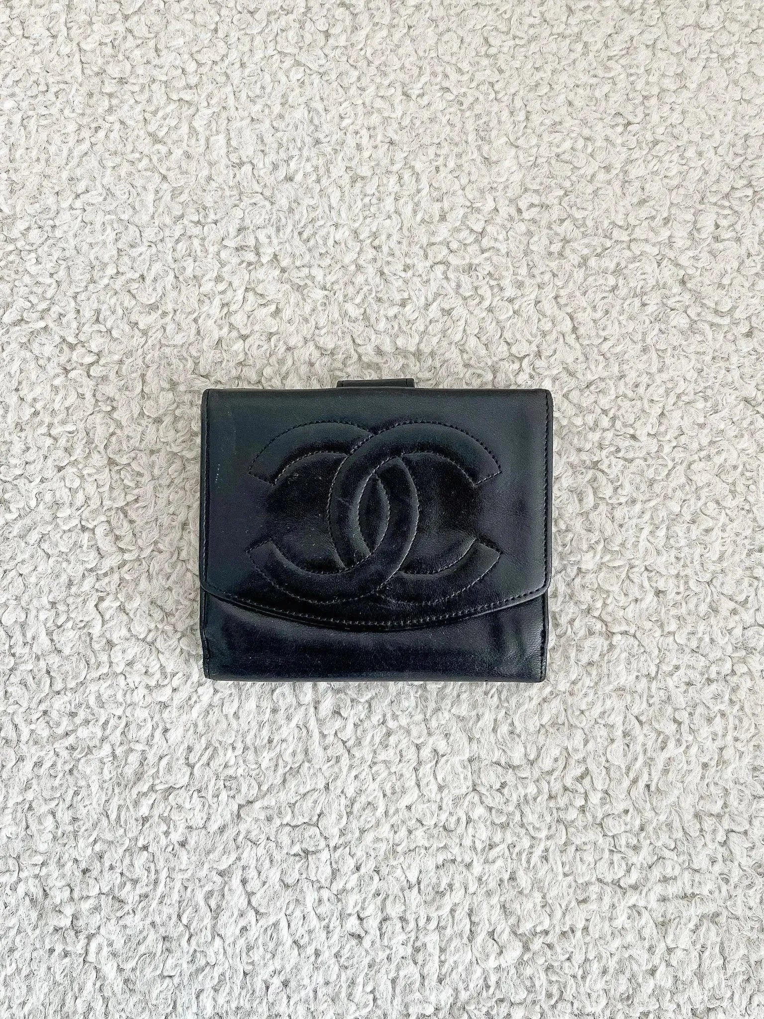 Chanel - Portefeuille Noir Brillant - Atelier Victor Paris - Vintage Watch Shop Dubai