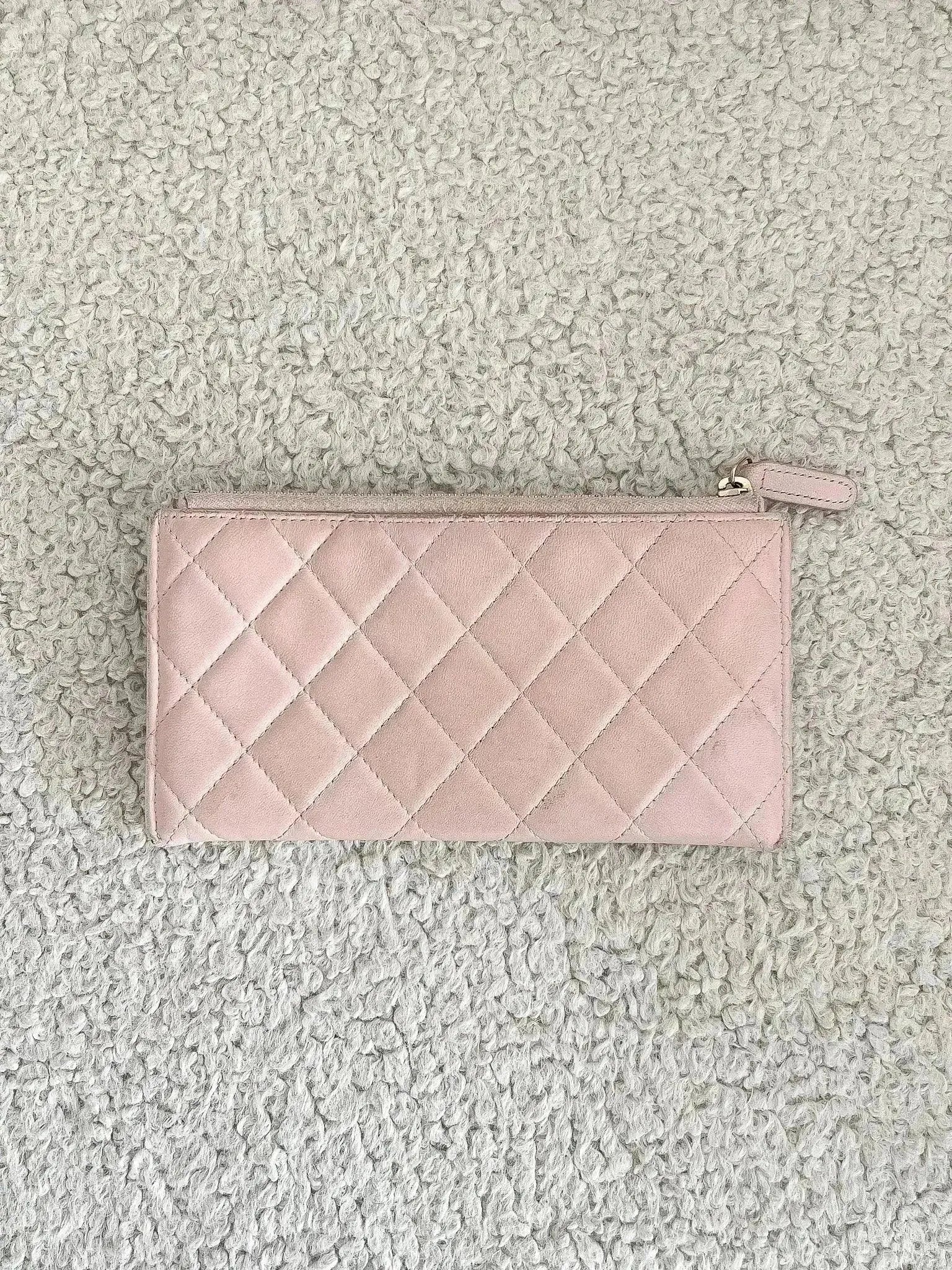 Chanel - Portefeuille Rose avec Métal Doré - Atelier Victor