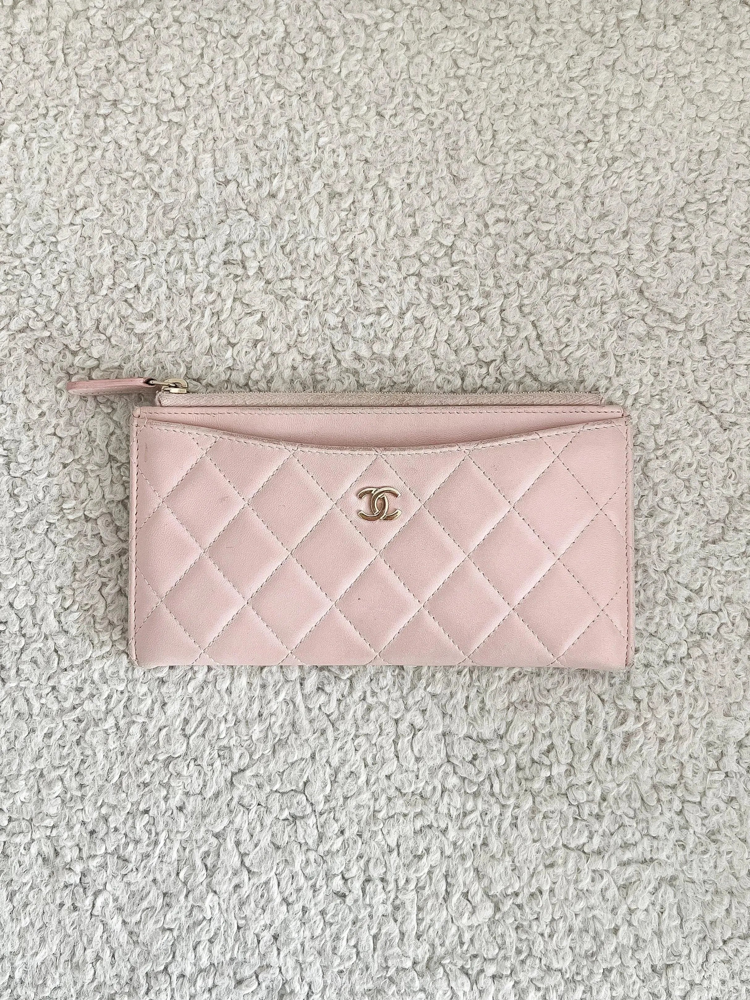 Chanel - Portefeuille Rose avec Métal Doré - Atelier Victor - Vintage  Shop