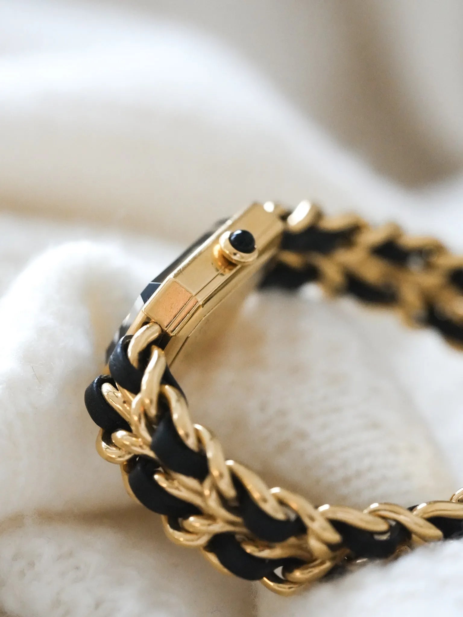 Chanel - Première Plaqué or cuir taille M - 1990s - Atelier Victor Paris - Vintage Watch Shop Dubai