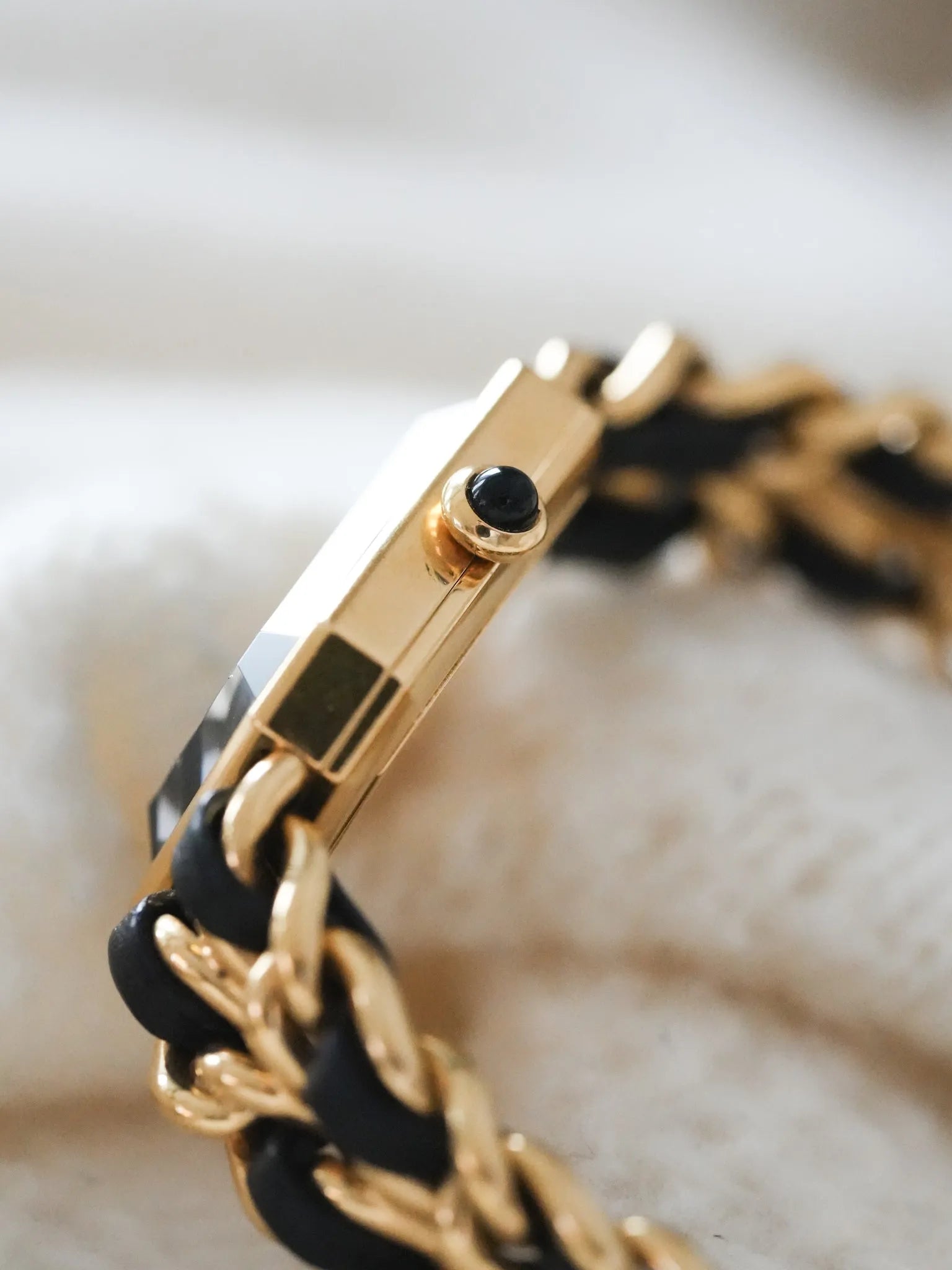 Chanel - Première Plaqué or cuir taille M - 1990s - Atelier Victor Paris - Vintage Watch Shop Dubai