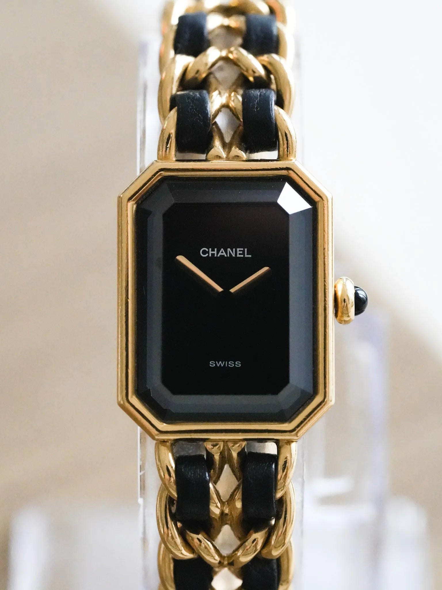 Chanel - Première Plaqué or cuir taille M - 1990s - Atelier Victor Paris - Vintage Watch Shop Dubai