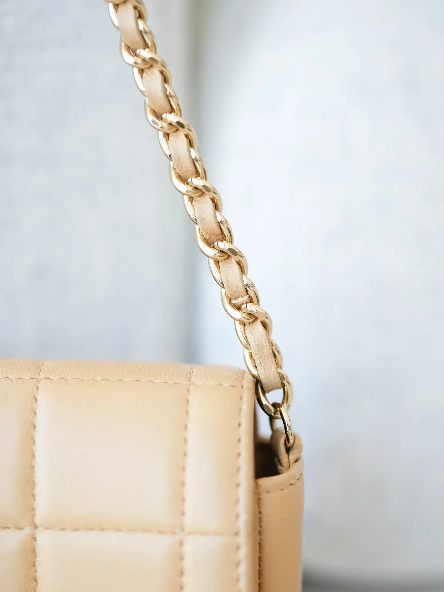 CHANEL ショコラ ジャンク品 CHANEL Chocolate Bar Blue Denim Turnlock CC Logo Chain Shoulder