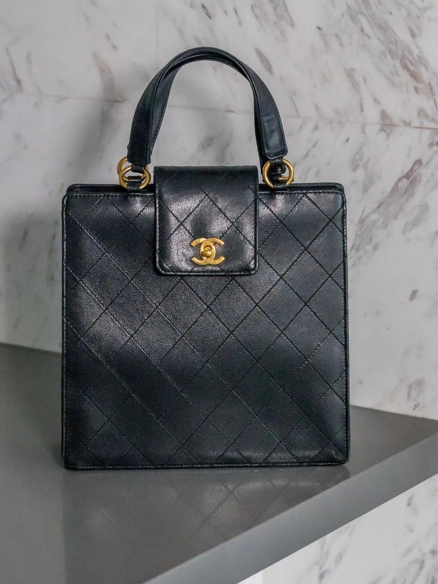 Chanel - Sac à main cuir matelassé - Atelier Victor Paris - Vintage Watch Shop Dubai
