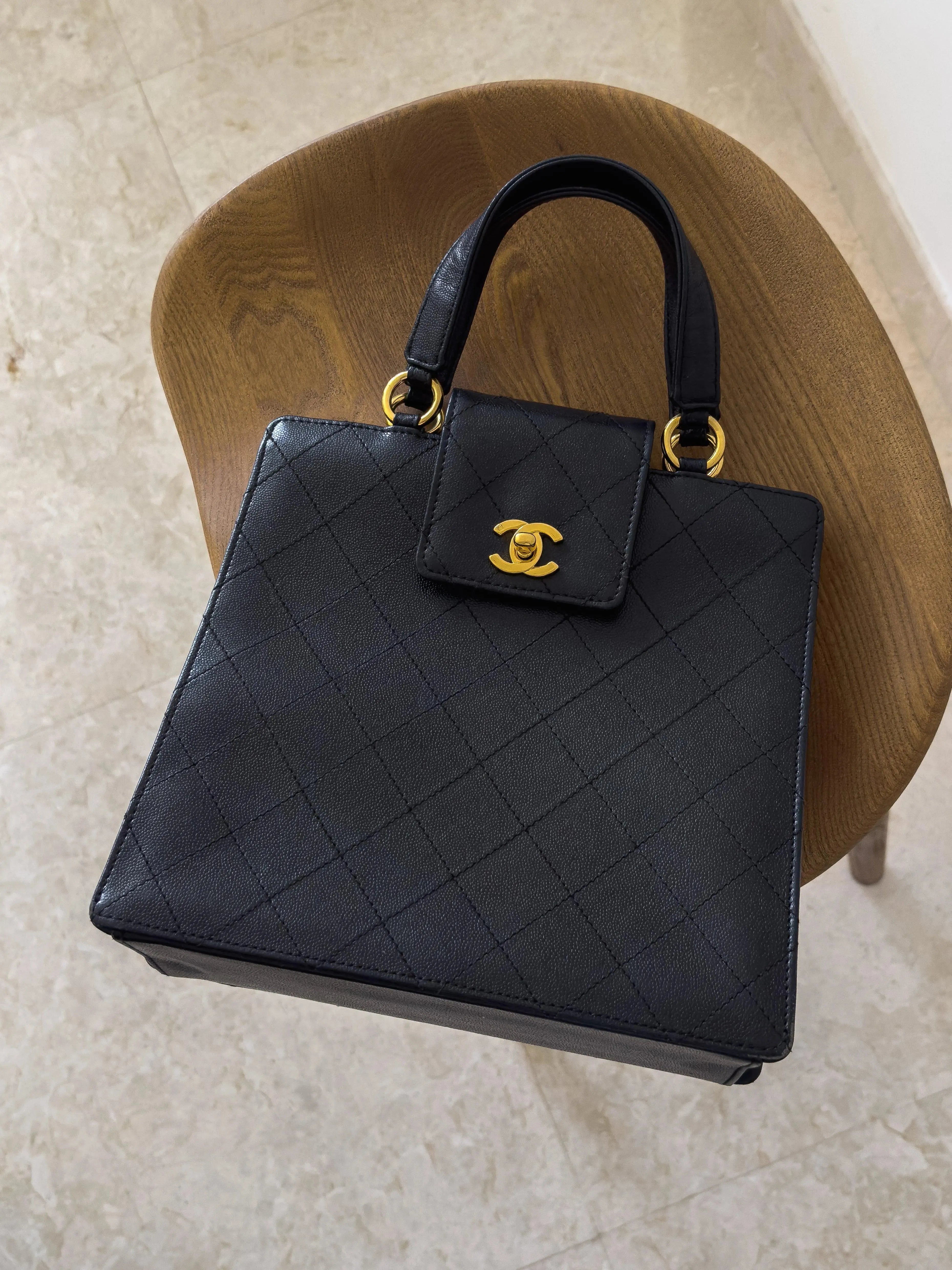 Chanel - Sac à main cuir matelassé - Atelier Victor Paris - Vintage Watch Shop Dubai