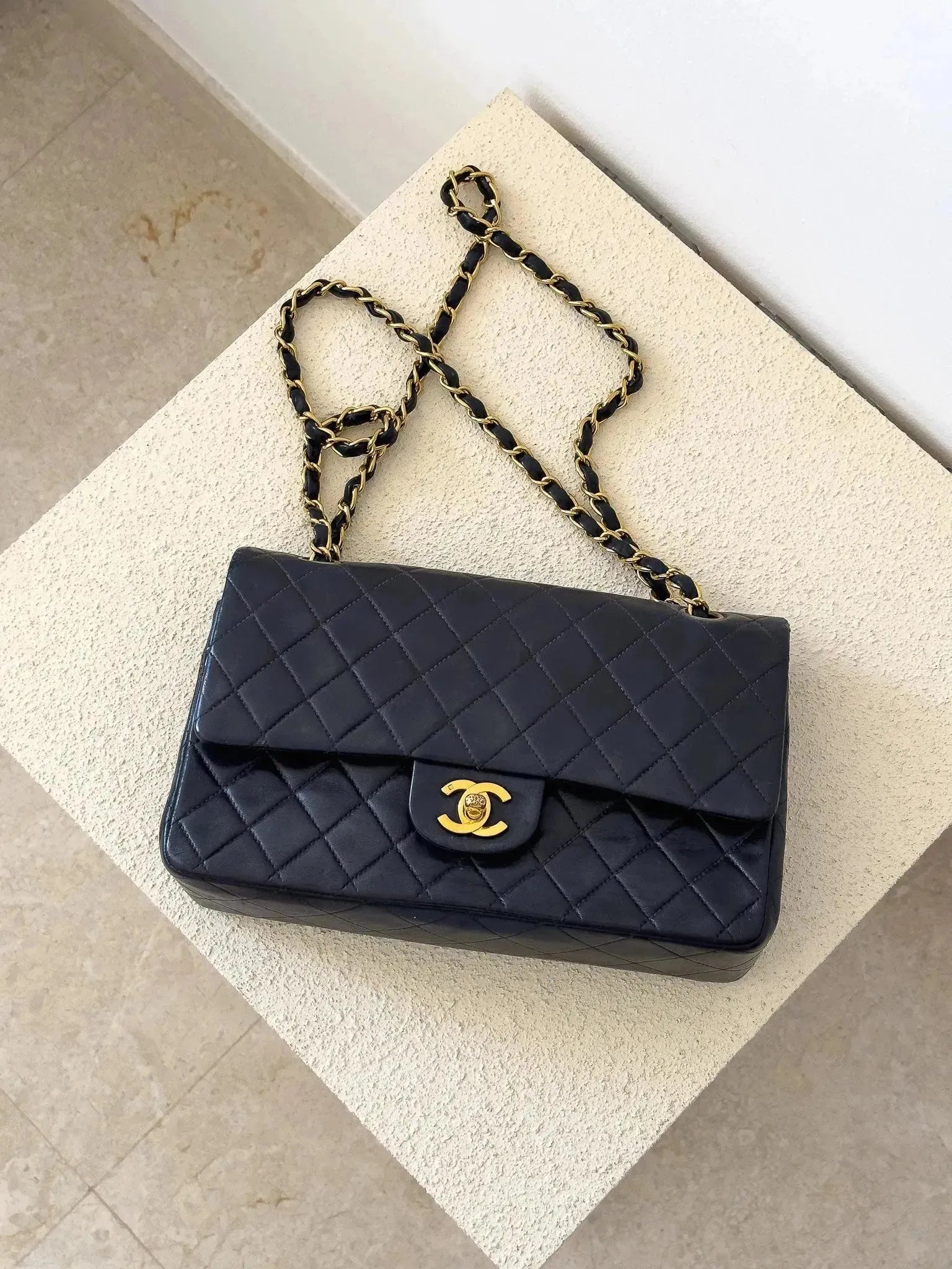 Chanel - Sac à main timeless vintage / classique en cuir - Atelier Victor Paris - Vintage Watch Shop Dubai