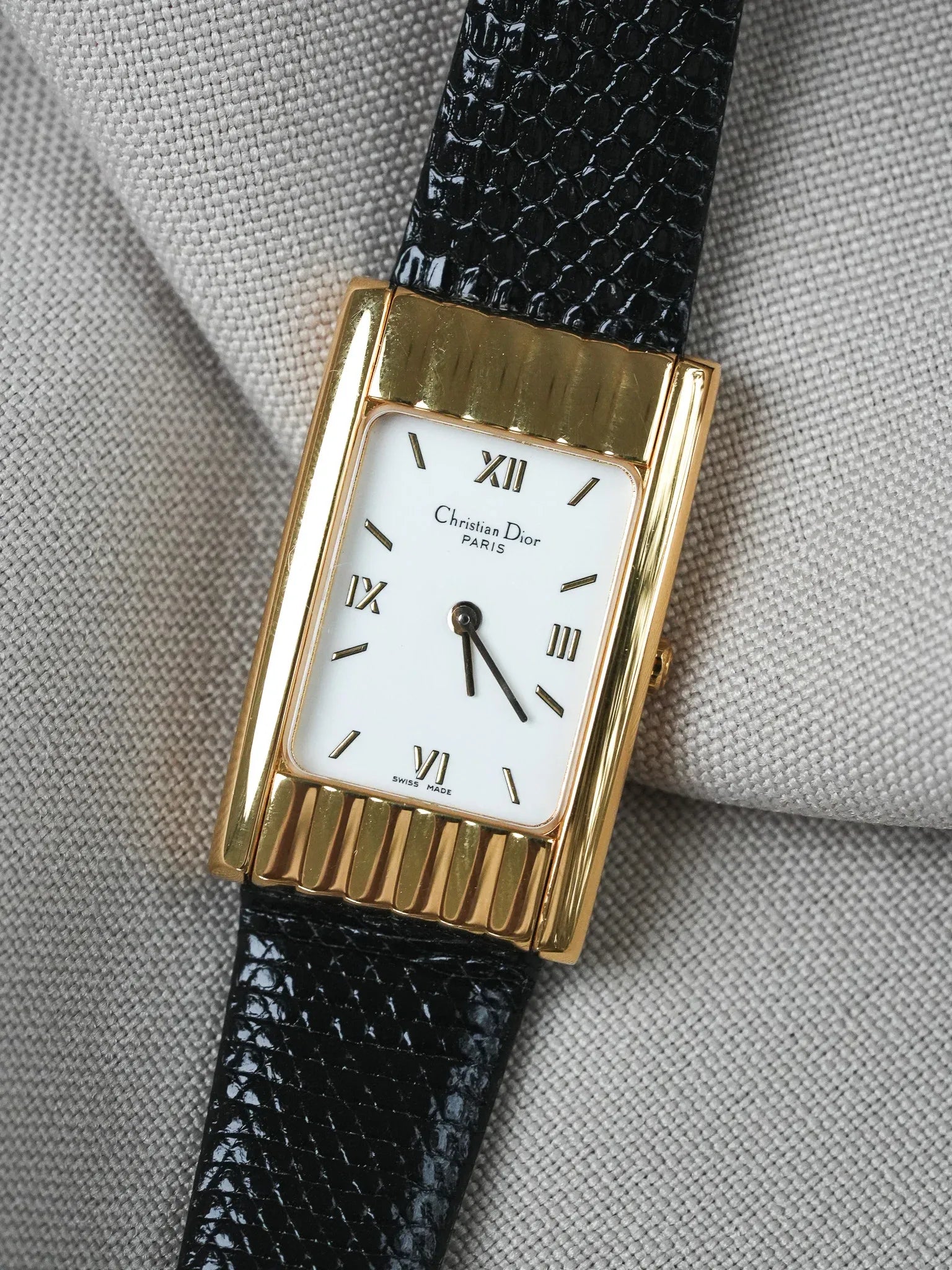 Christian Dior - Tank Vagues Plaqué or Cadran blanc - 1990s - Atelier Victor