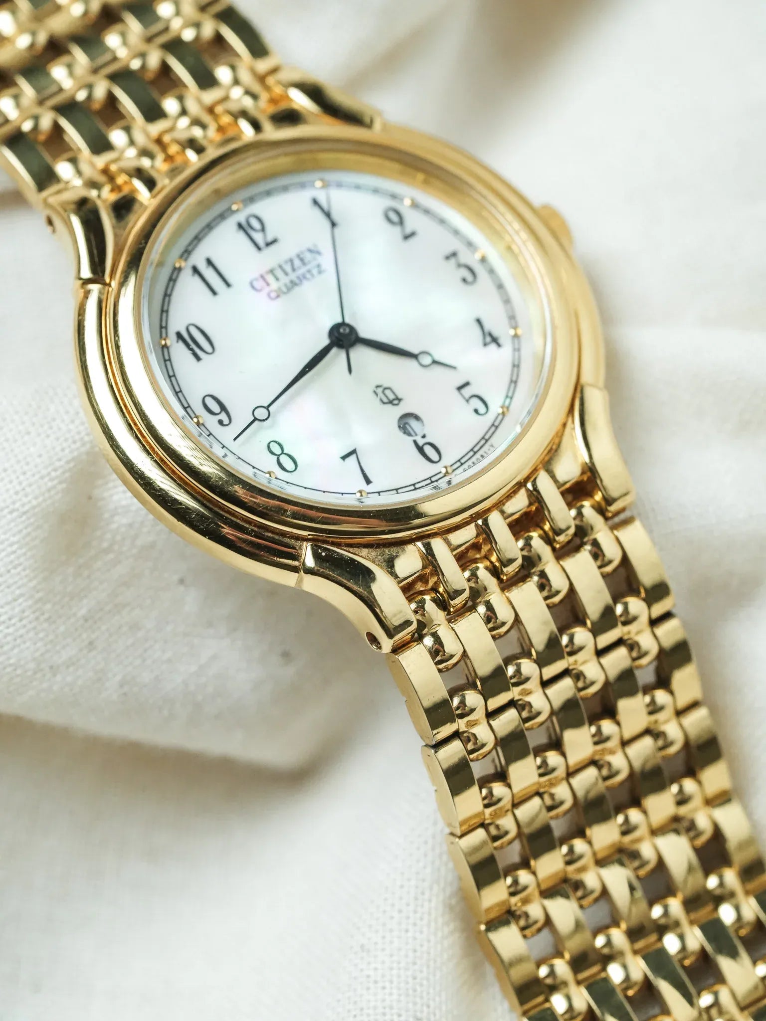 Citizen - Bracelet Maille Or Cadran nacre date - 1997 - Atelier Victor