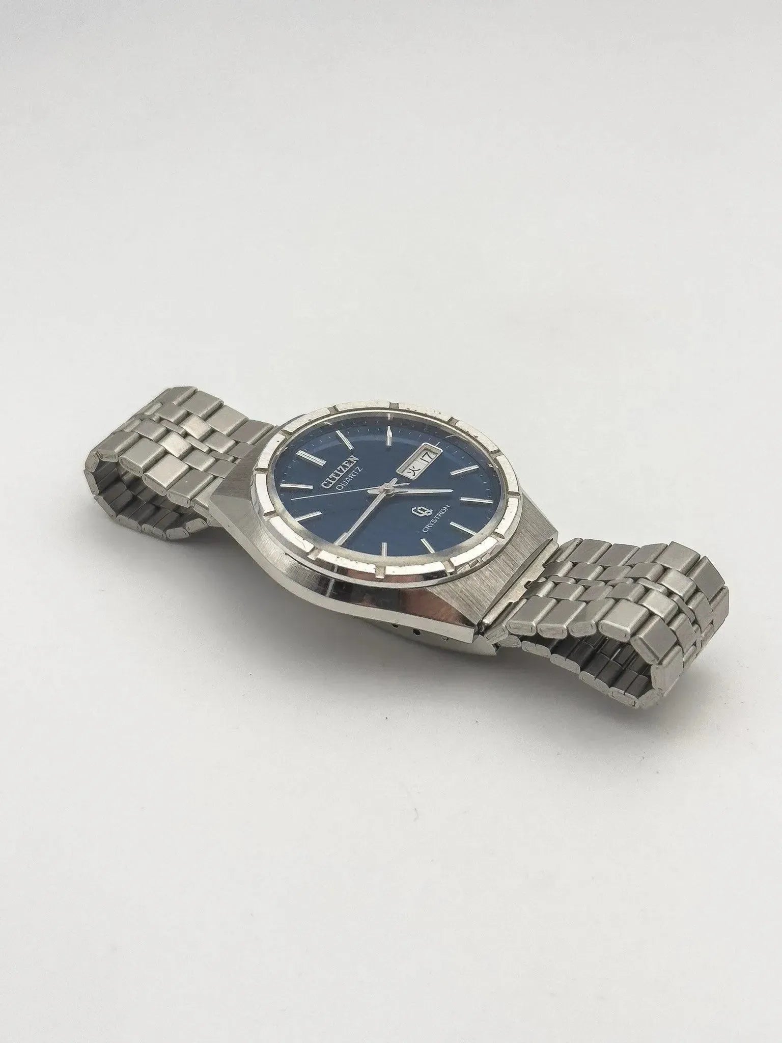 Citizen - Cryston Blue Dial - 1980s - Atelier Victor - Vintage  Shop