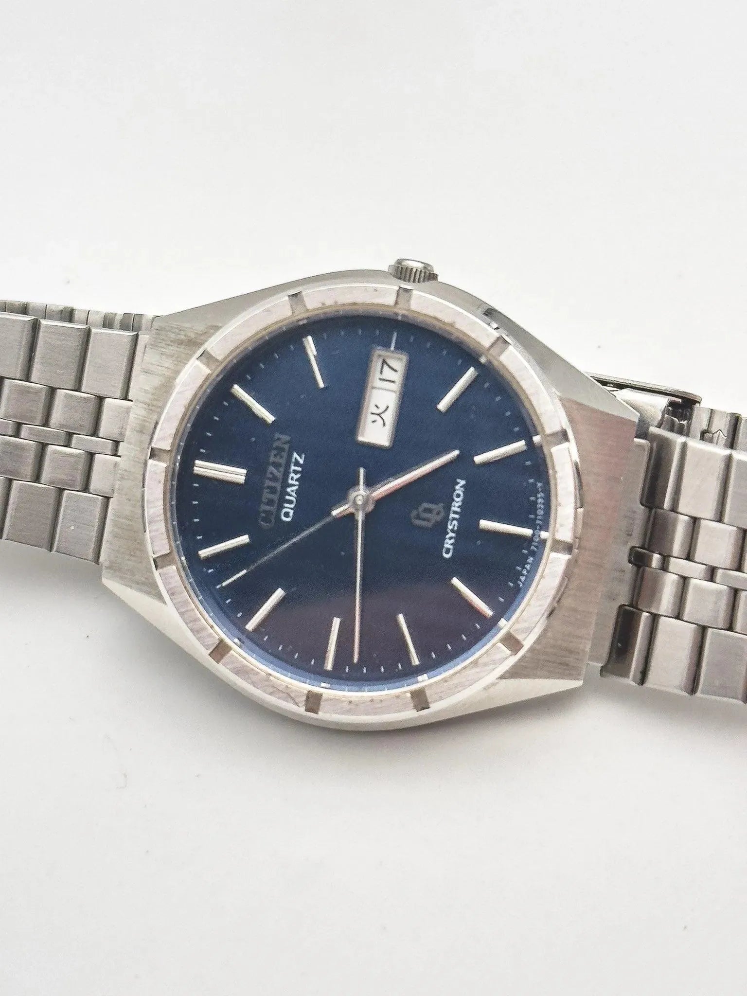 Citizen - Cryston Blue Dial - 1980s - Atelier Victor - Vintage  Shop