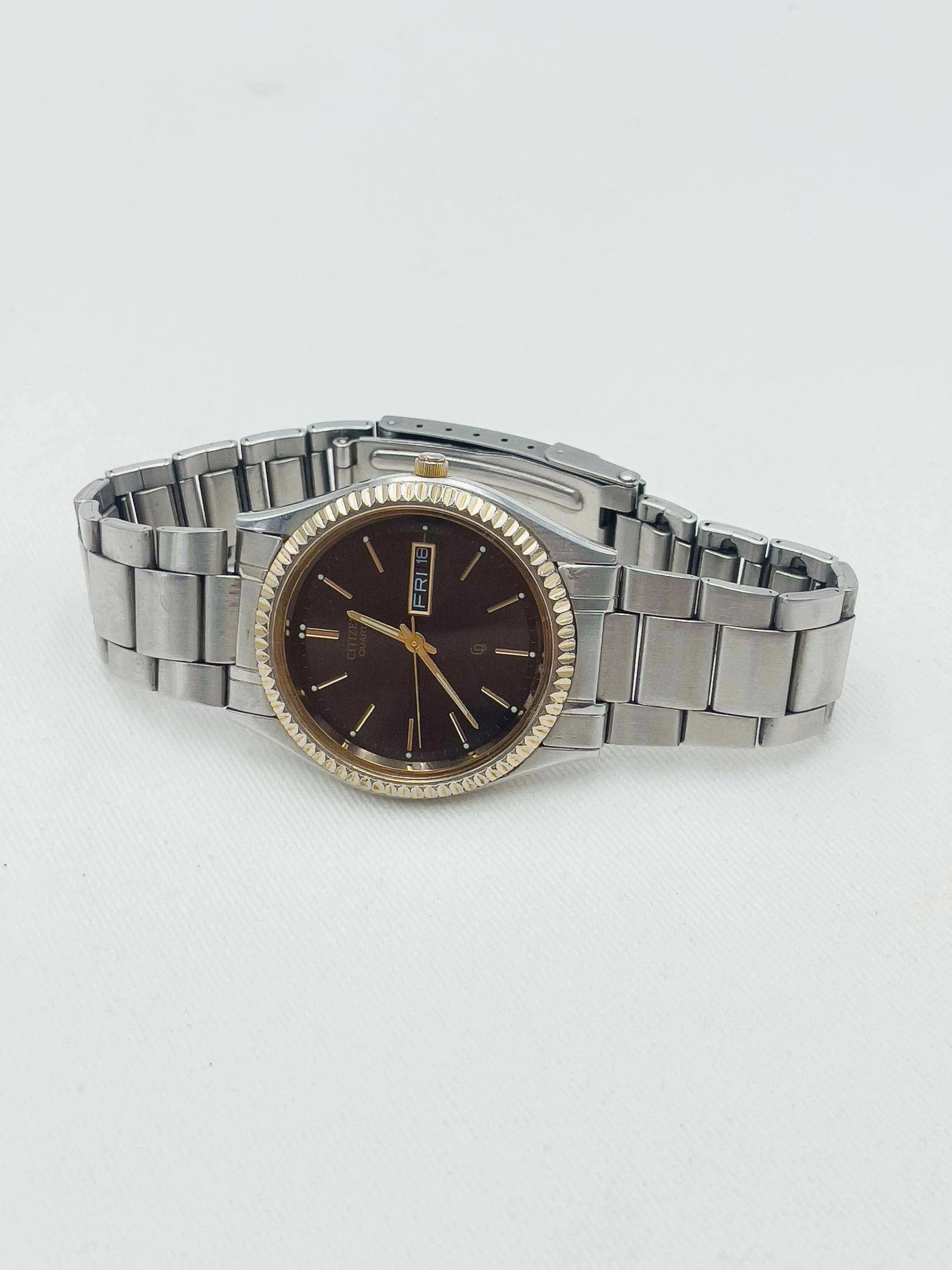 Citizen - Daydate Cadran noir Lunette cannelée - 1986 - Atelier Victor - Vintage  Shop